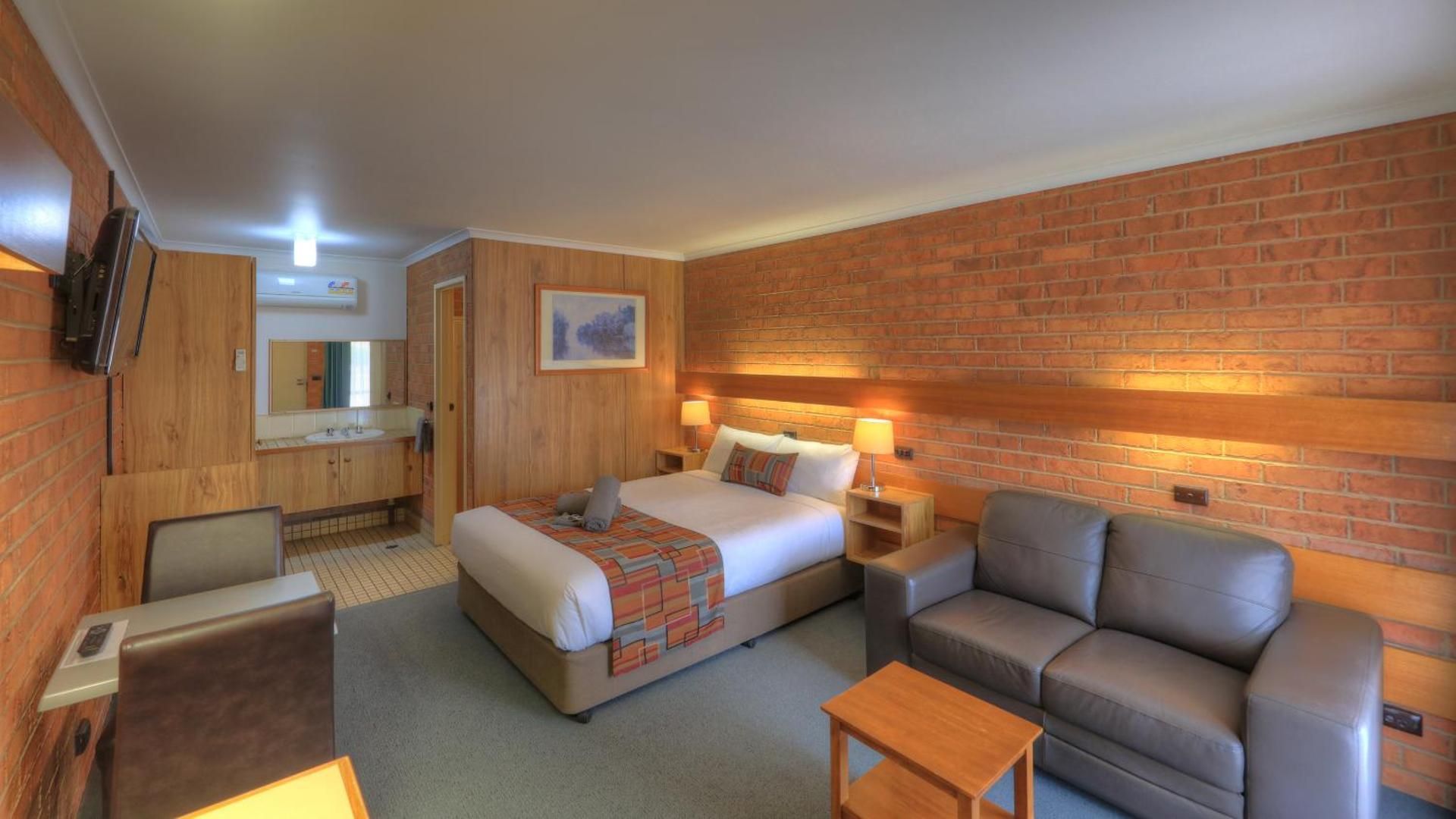 Deluxe Queen Room
