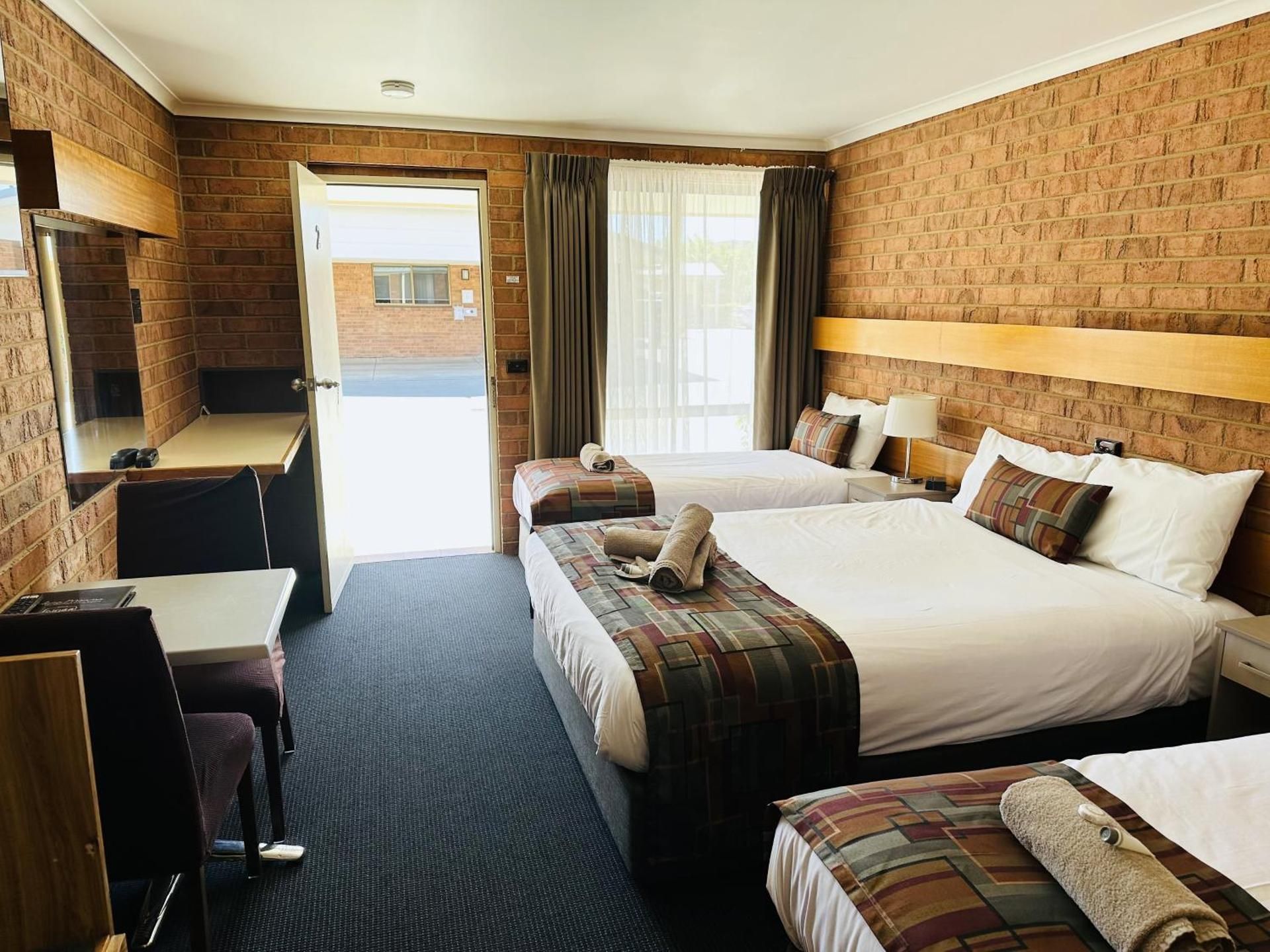 Deluxe Family Room