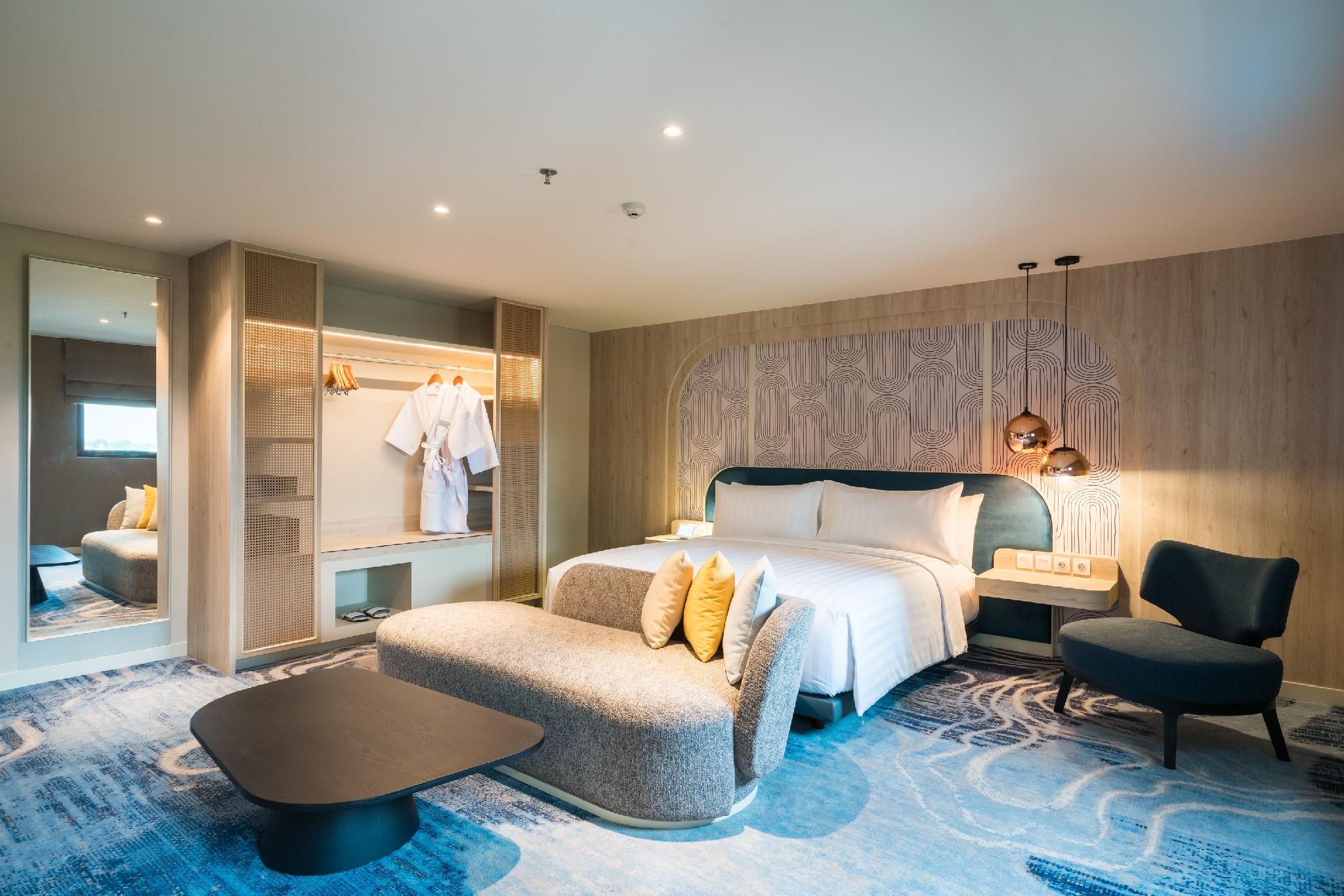 Aston Suite