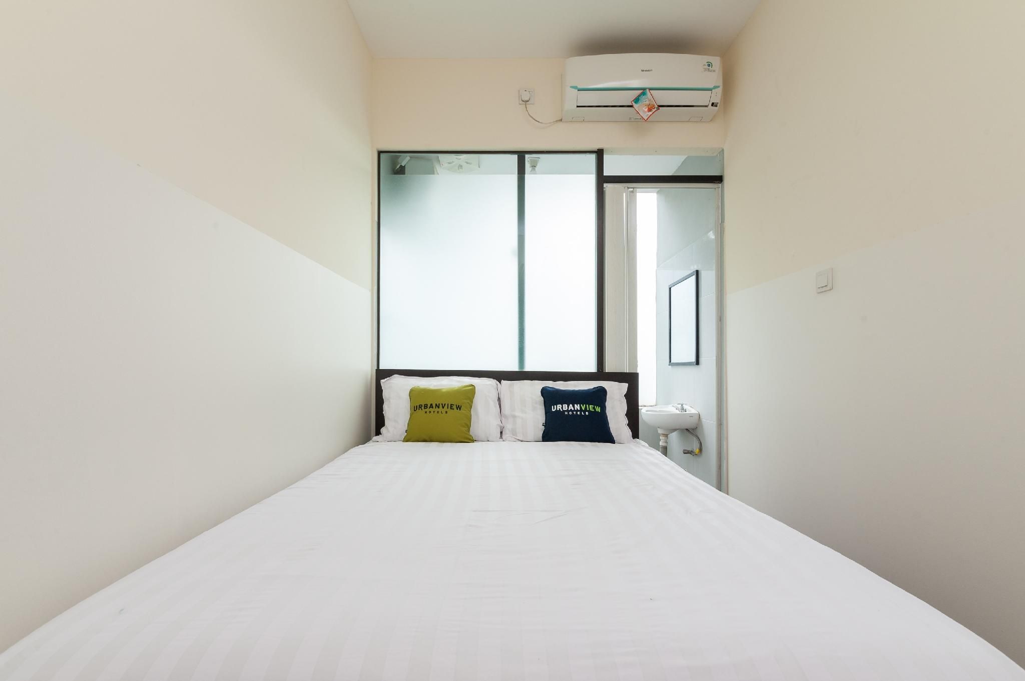 Urbanview Hotel Ellegan Residence Alam Sutera Serpong by RedDoorz Superior Room