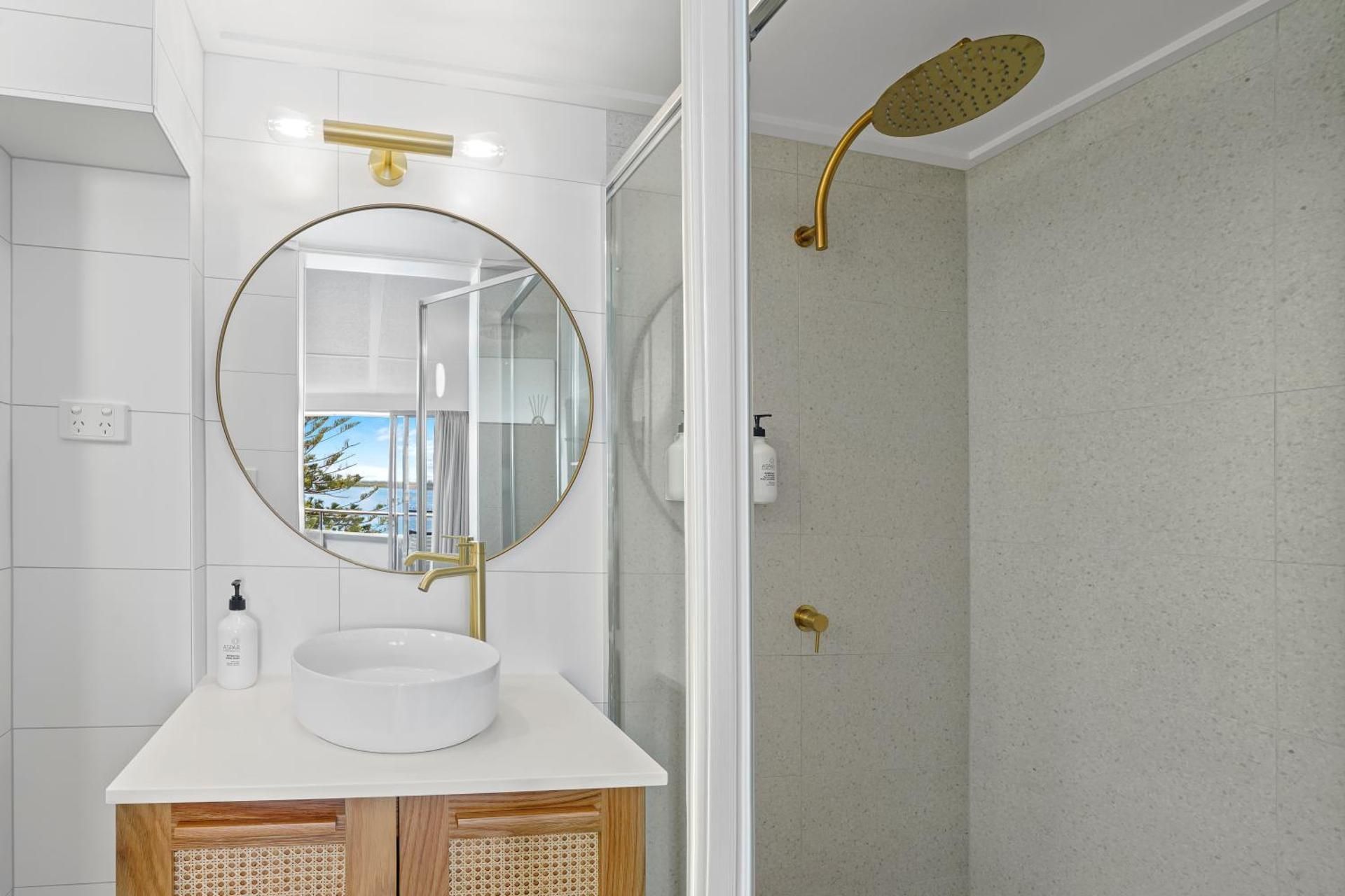 Waterfront Suite - Pacific Suite
