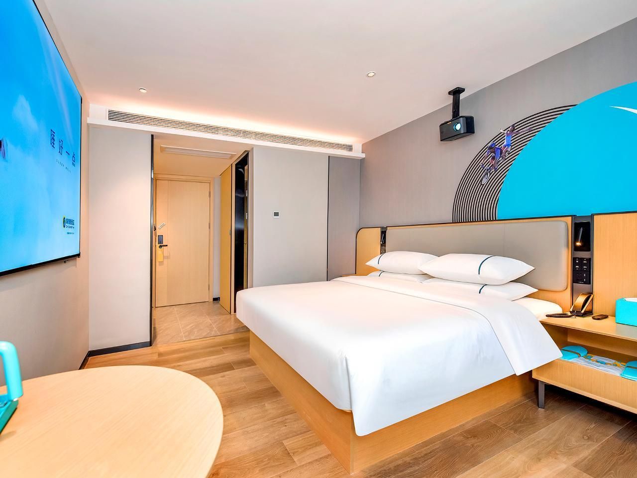 Superior Cinema Queen Room