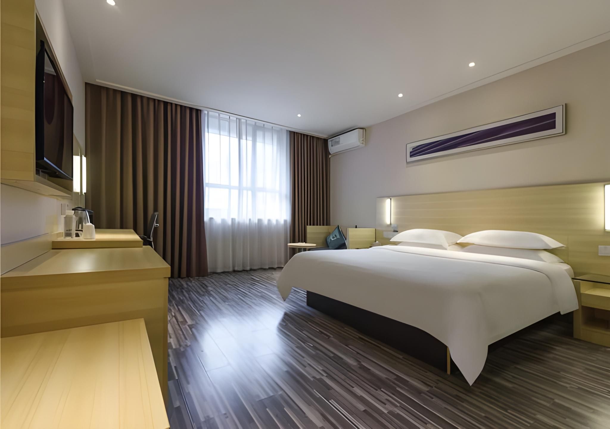 Business Queen Room