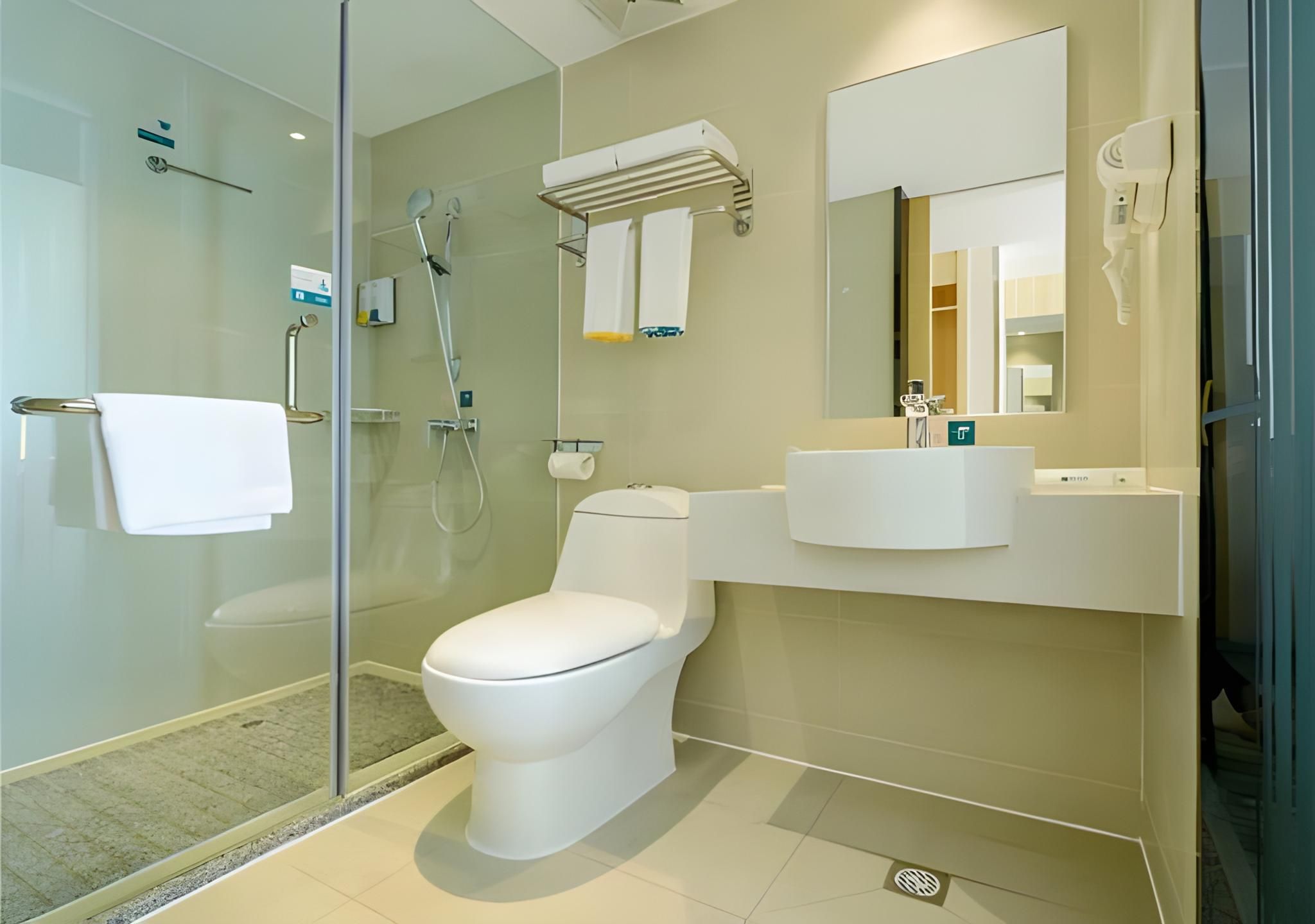 Business Queen Room