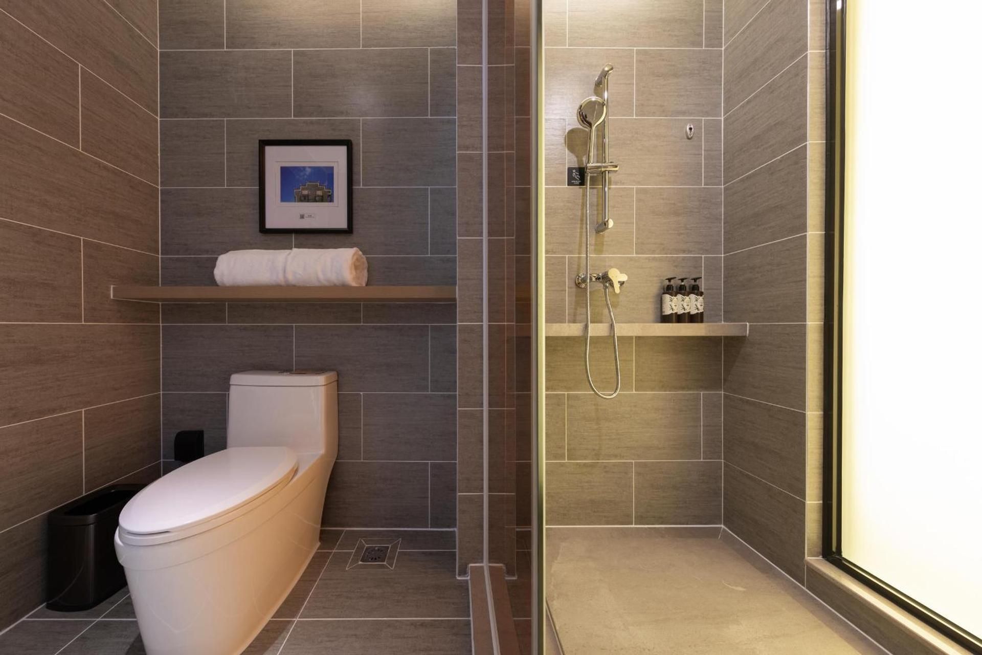 Atour Hotel Guiyang Guanshanhu Park Jimu Double Room with View 3