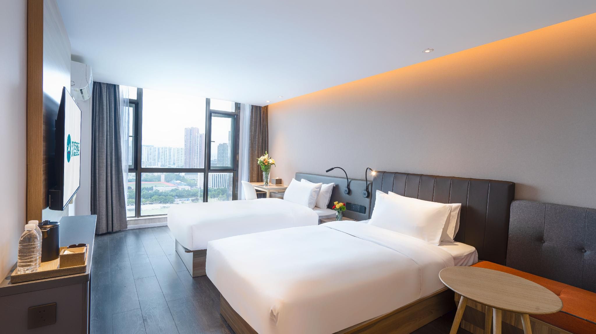 High Floor Twin Room with Lake View