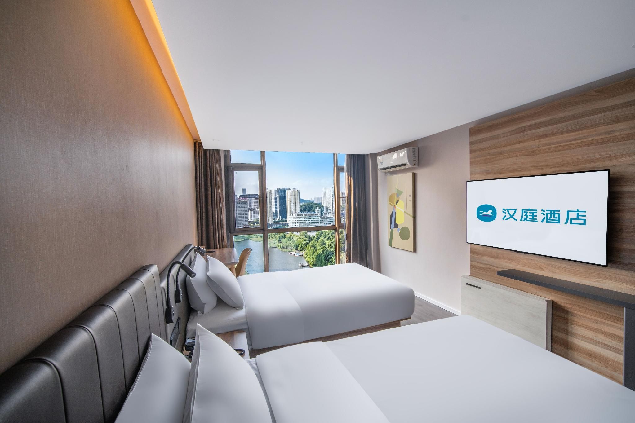 High Floor Twin Room with Lake View