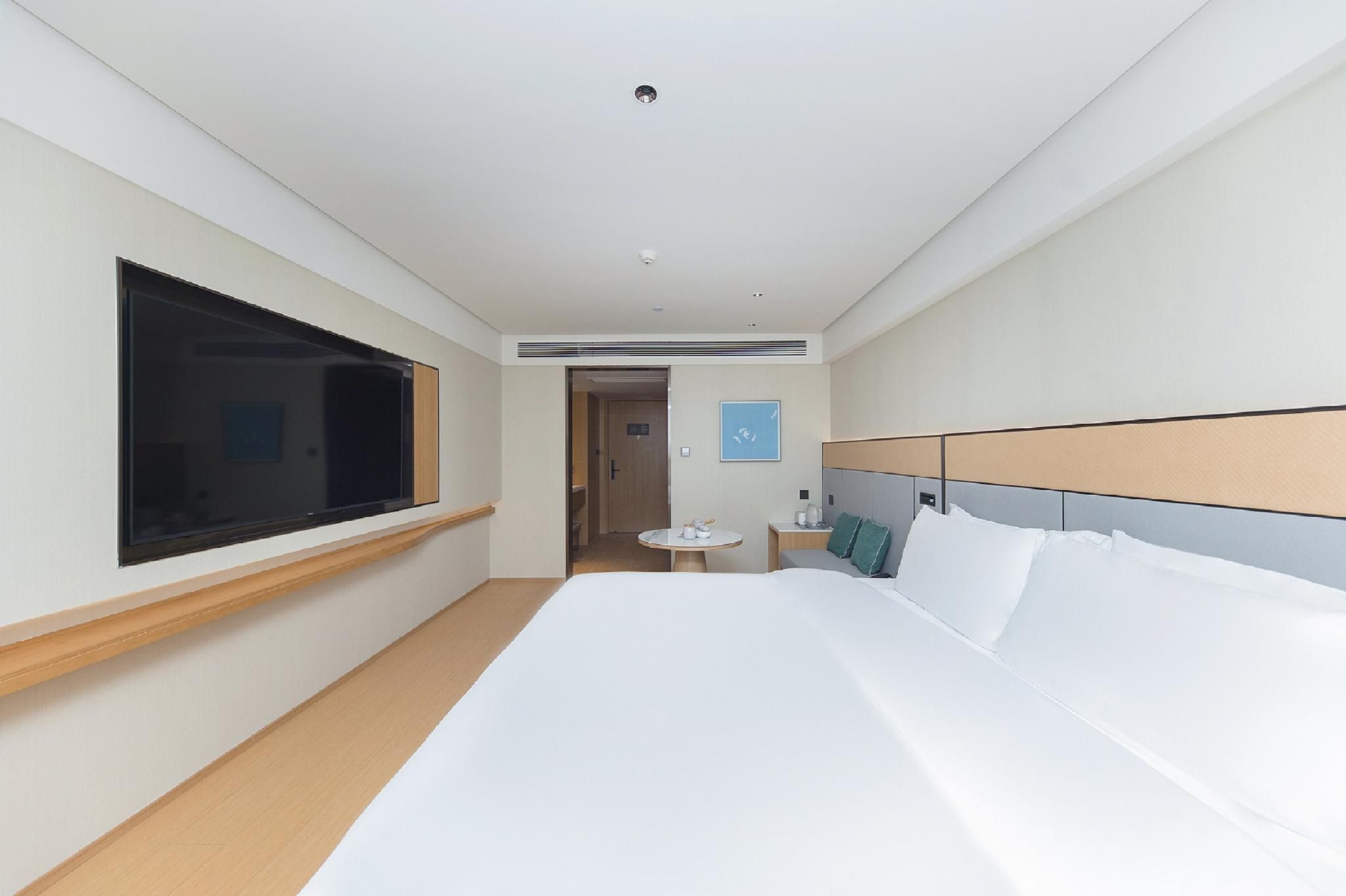 Business Queen Bed Room