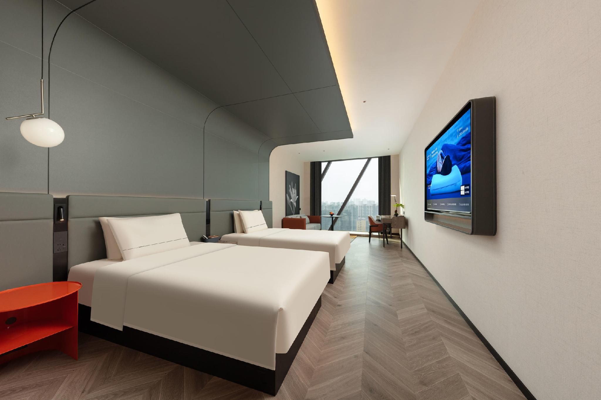 Premier Twin, City View