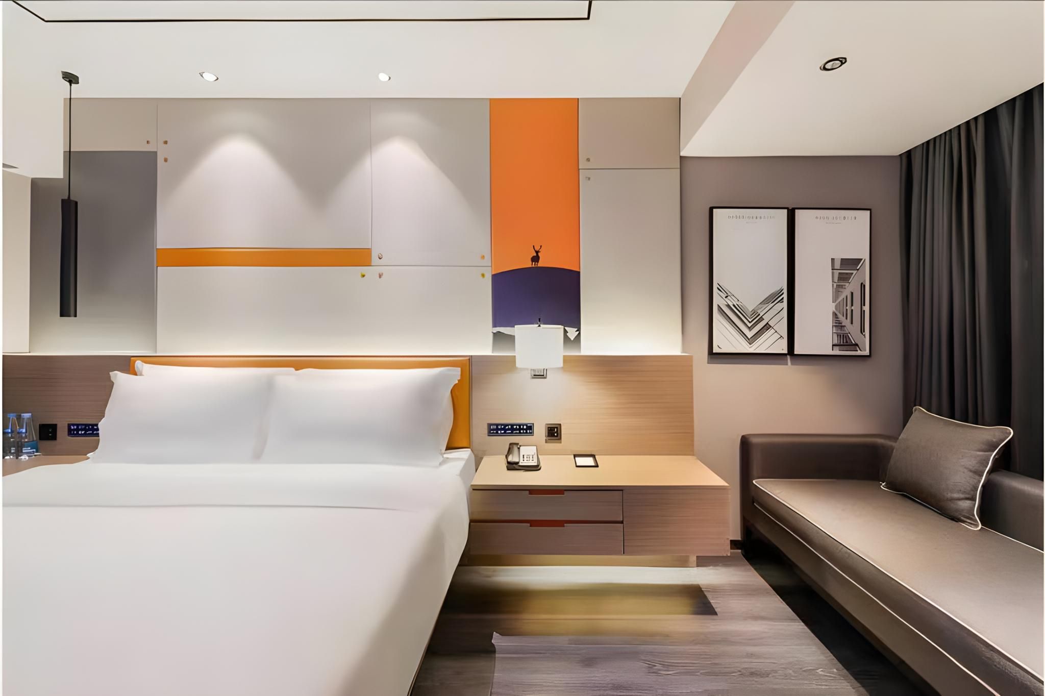 Huazhu - Xiandai Zhuyi Bed Room