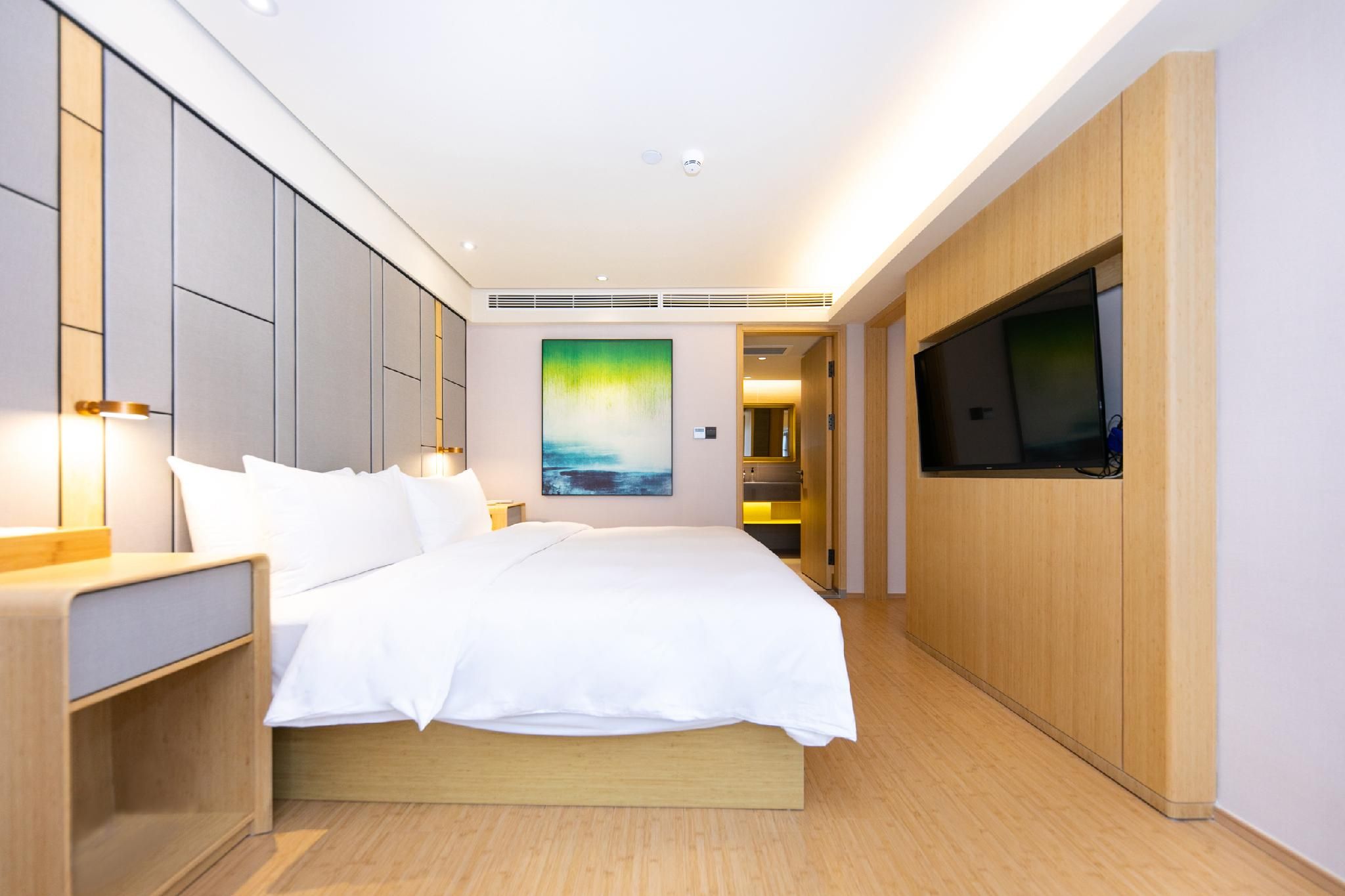 Executive Suite with Living Room