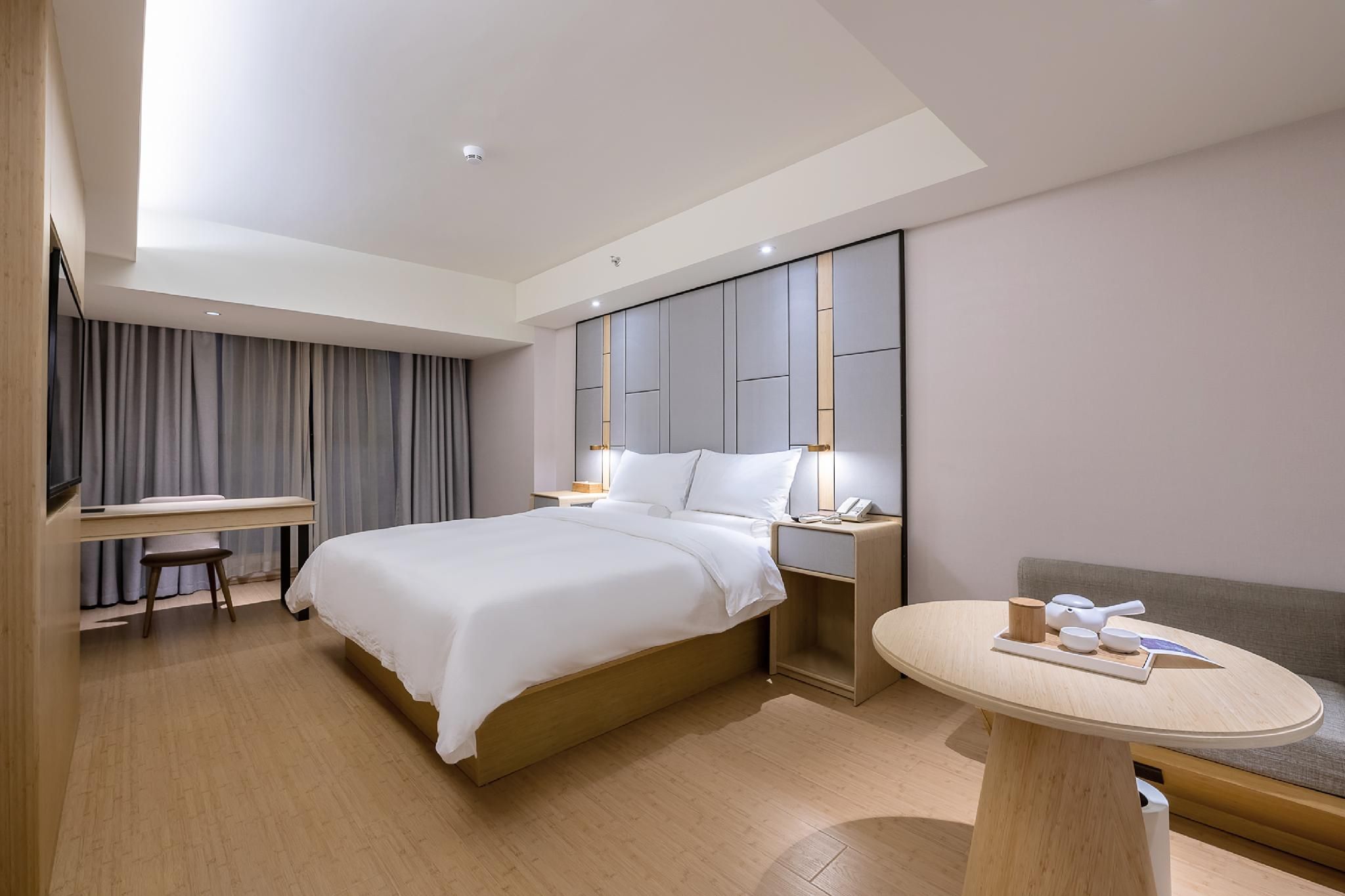 Business Queen Bed Room