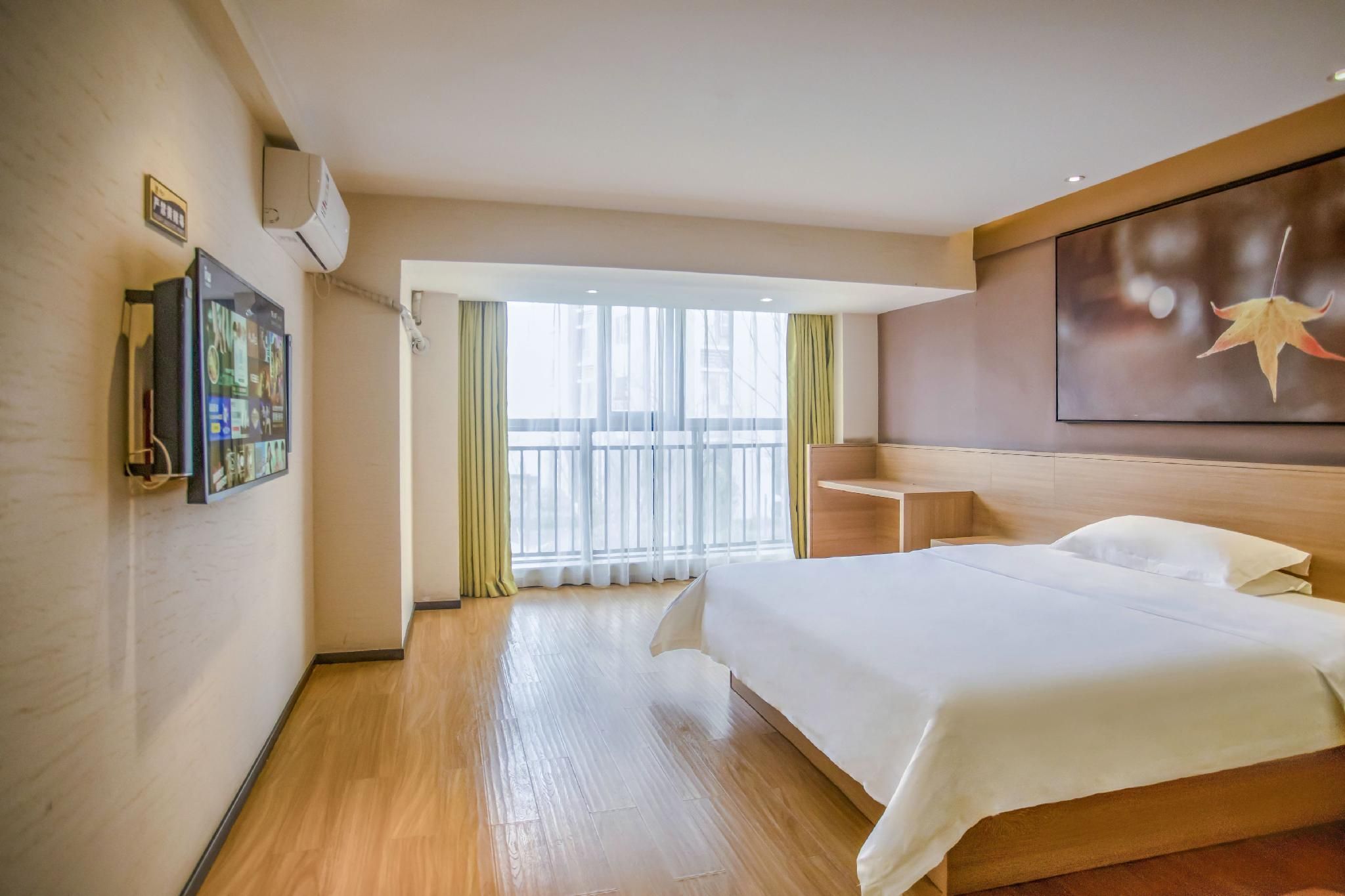 IU Compact U S Bed Room