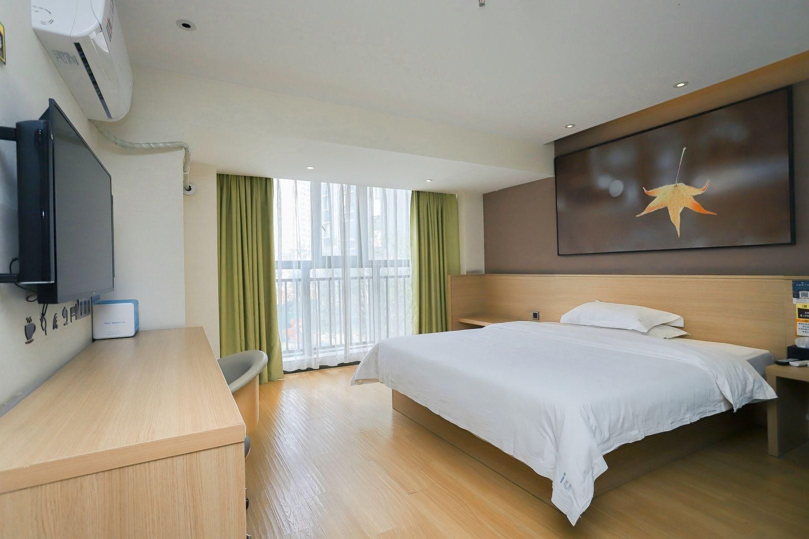 IU Compact U S Bed Room