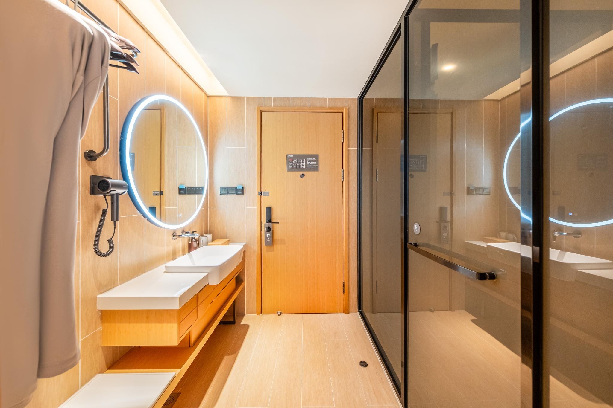 Ji Hotel Guiyang Guanshan Lake High-Tech Zone Stress-Relief King Room 3