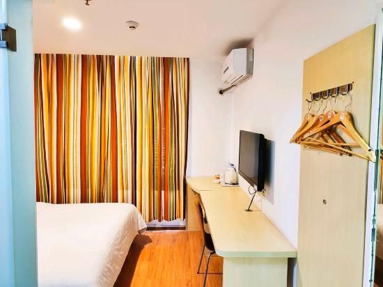 WH - Traditional Bed Room