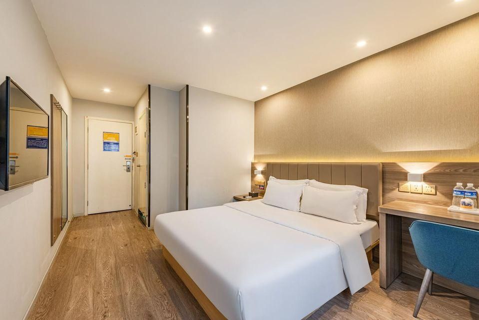 WH - Traditional Bed Room