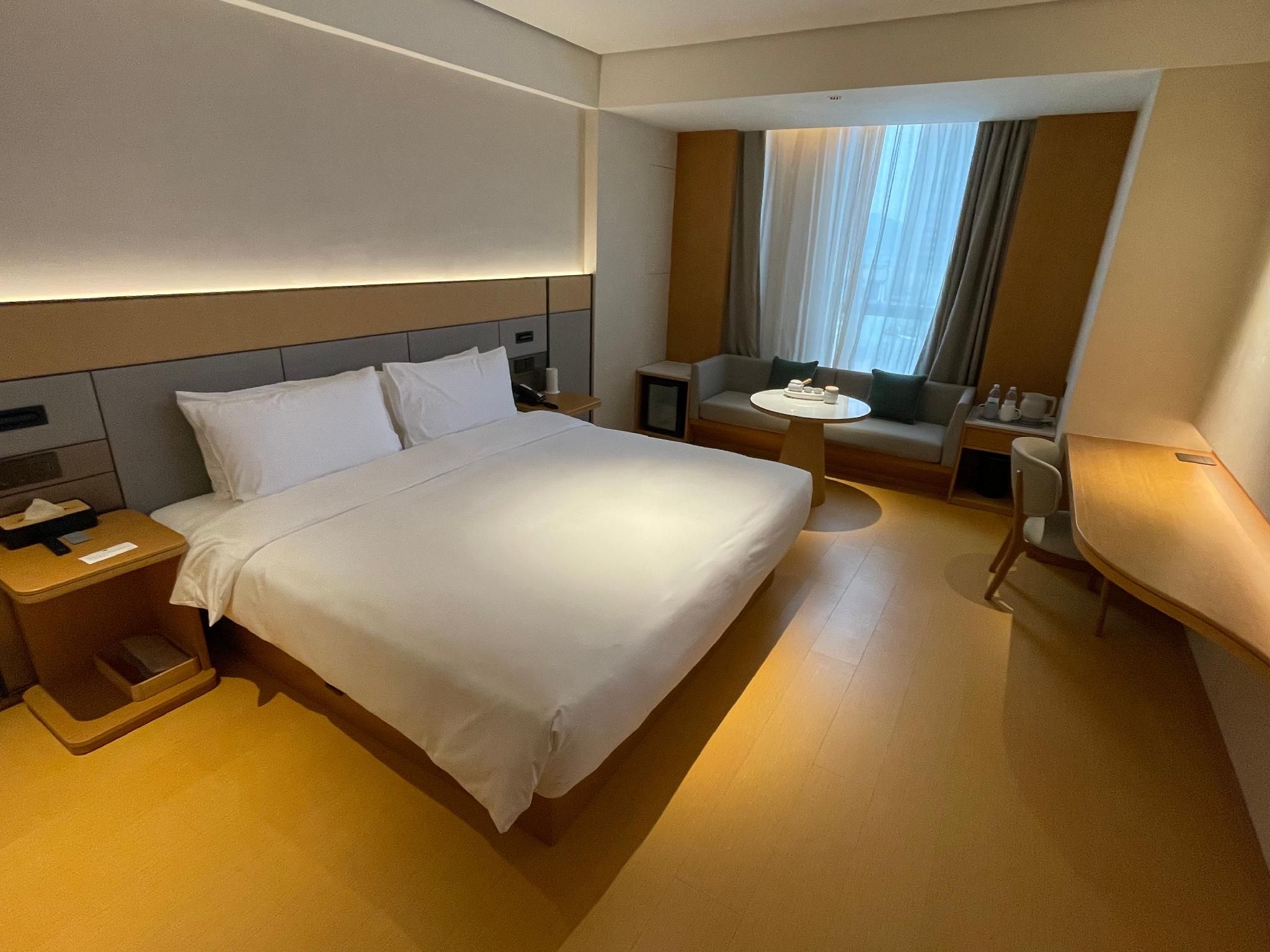 Huazhu - Superior T Bed Room