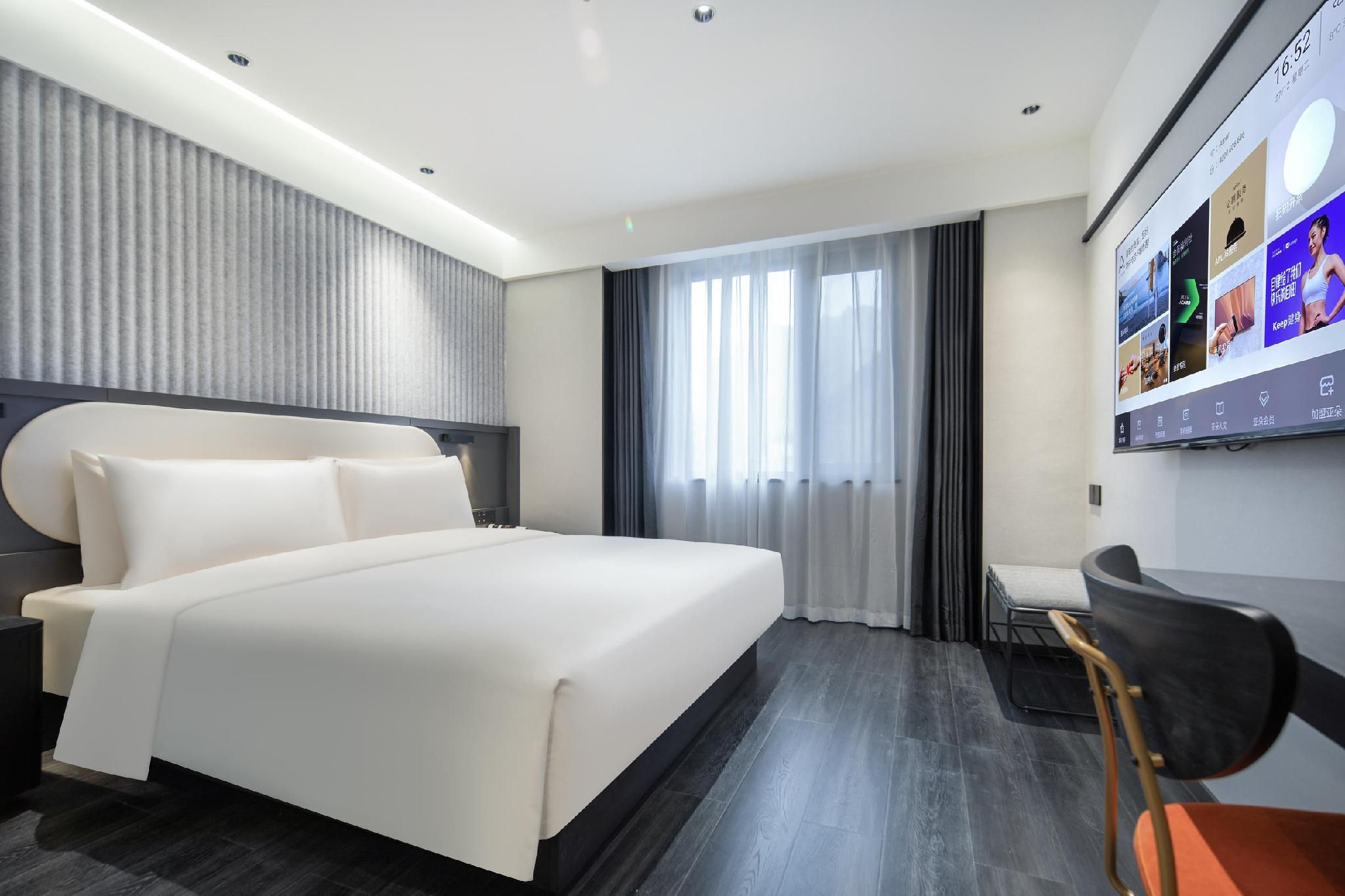 Comfort Queen Room
