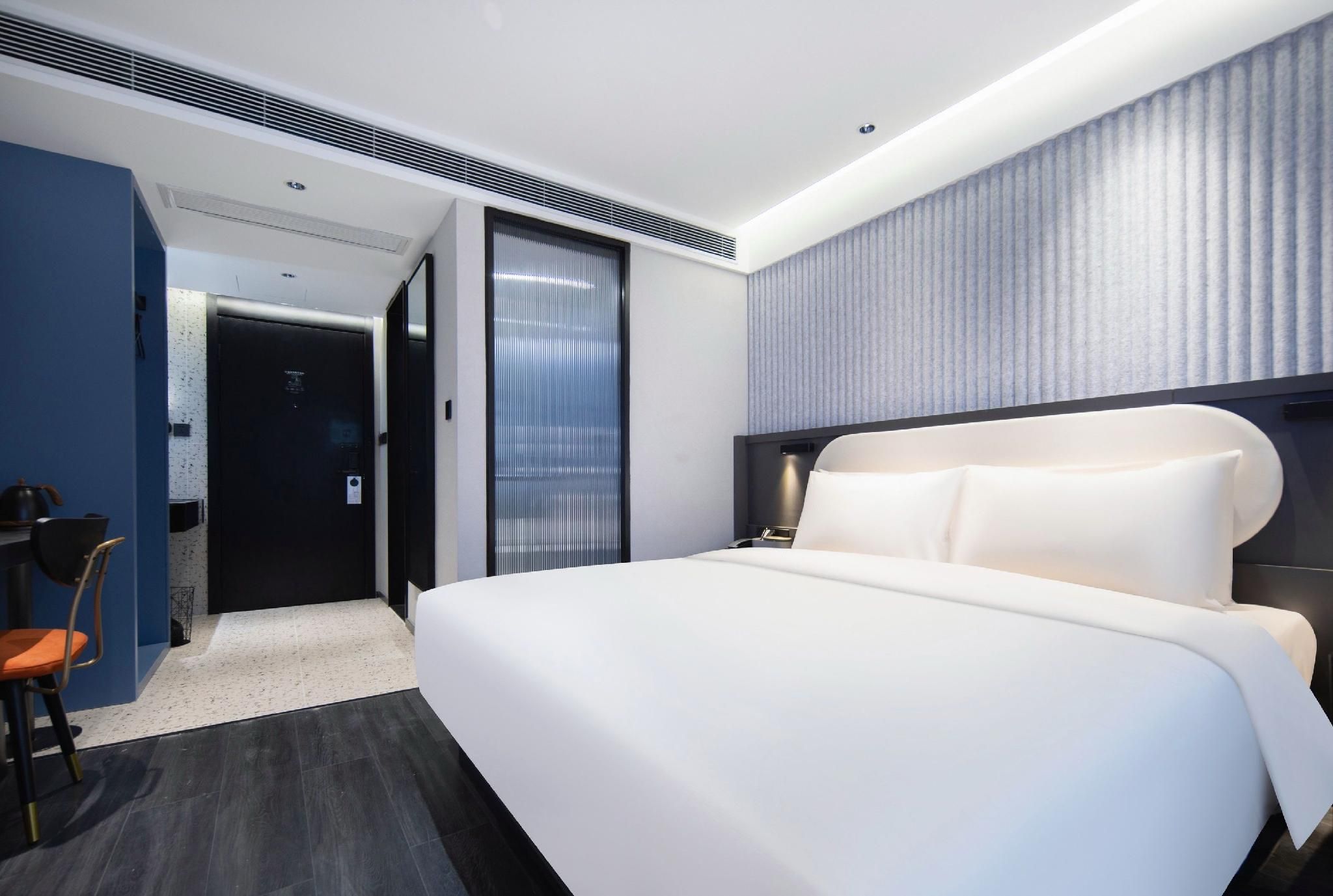 Light Double Room