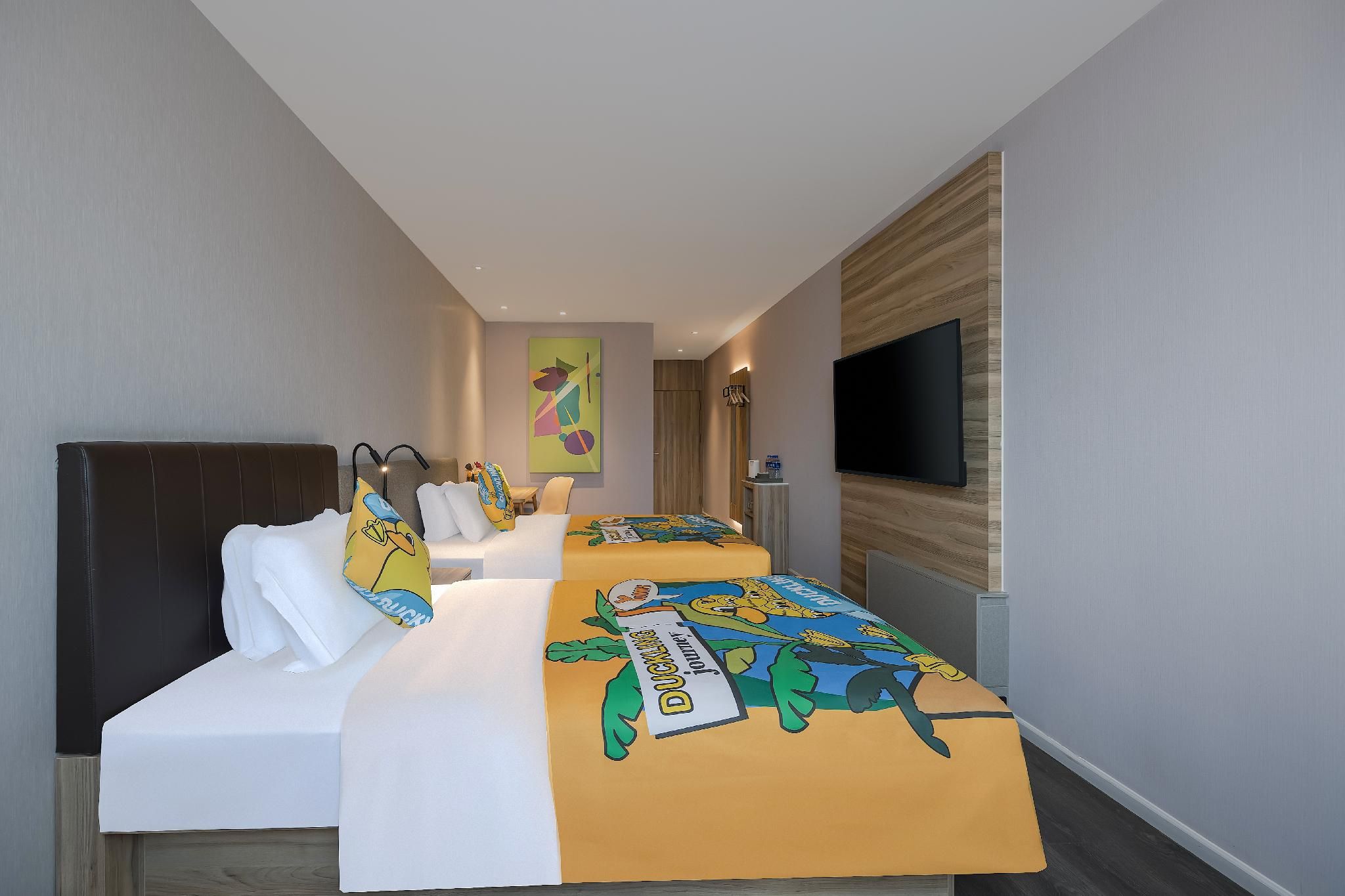 Superior Parent-child Family Room