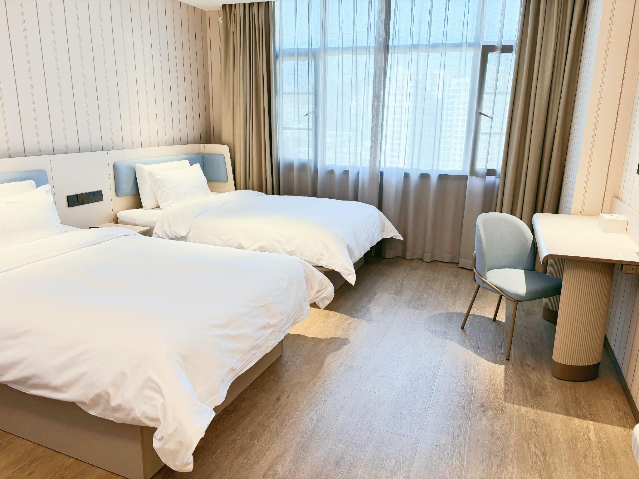 Family Parent-child Suite