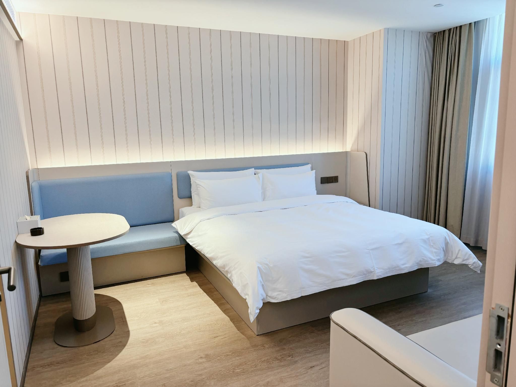Family Parent-child Suite