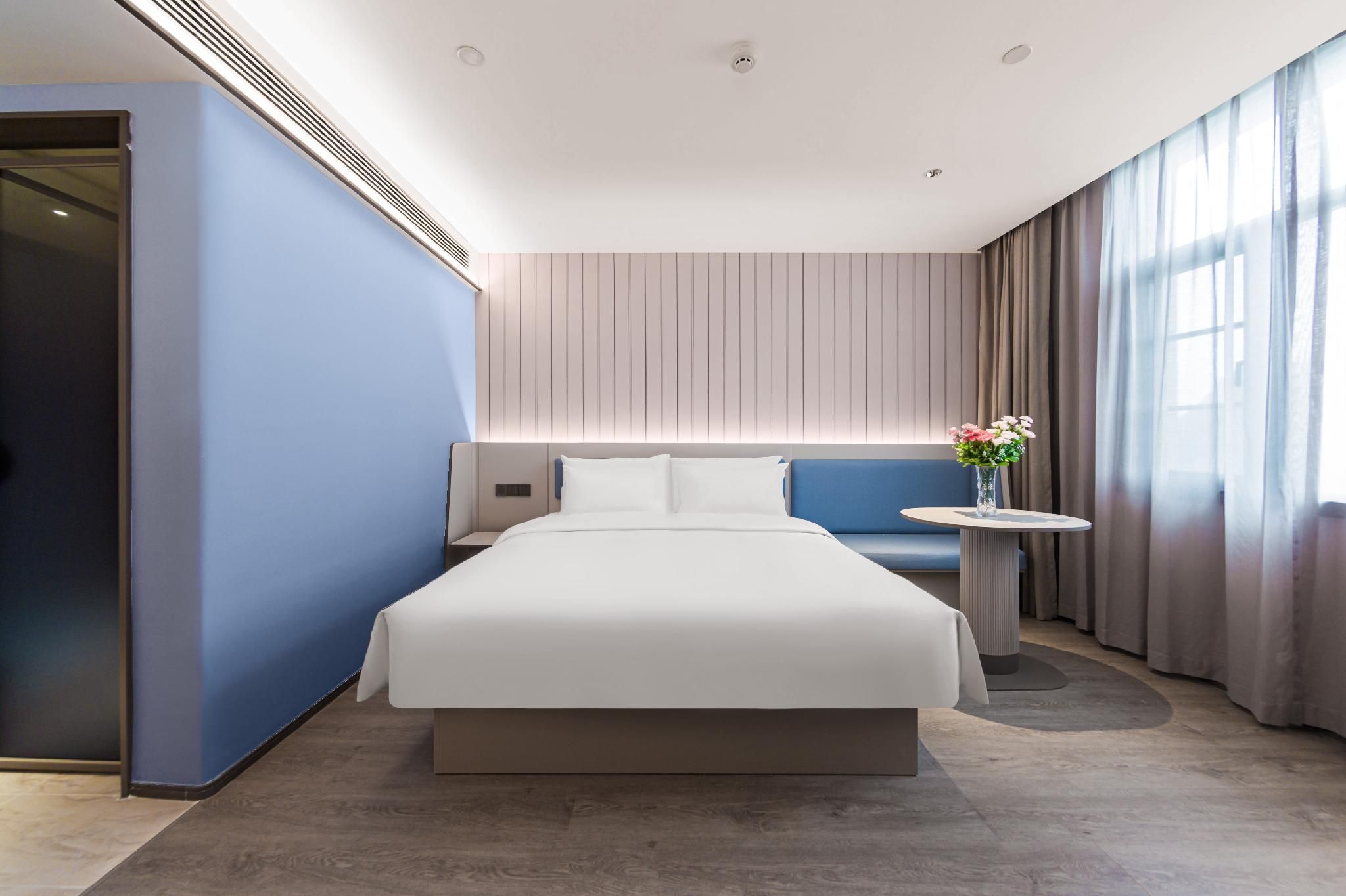 Business Queen Bed Room