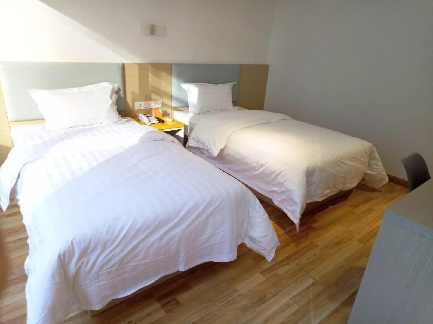 7 Days - Zizhu Twin Room