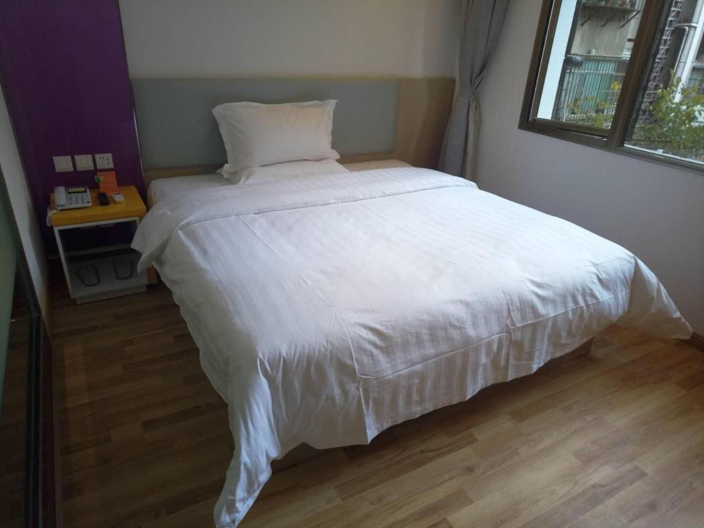 WH - Traditional Bed Room