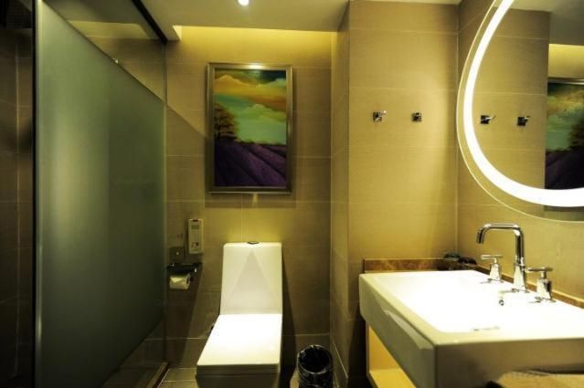 Lavande Hotel Guiyang Huaguoyuan Shopping Mall Branch Deluxe King size bed Room 3