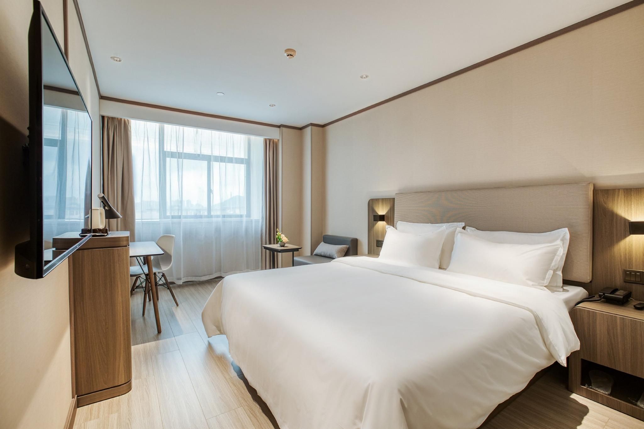 Queen Room City View