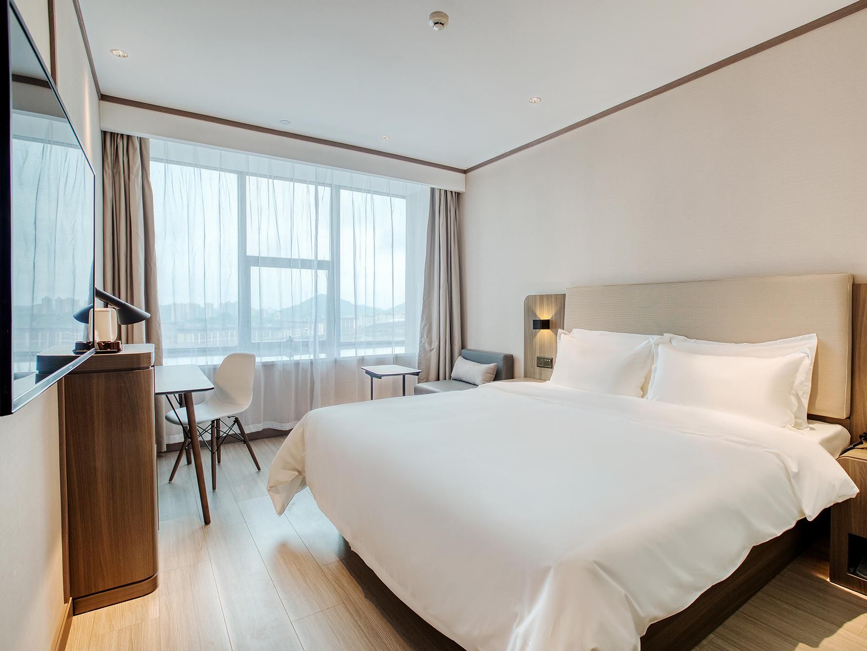 Business Queen Bed Room