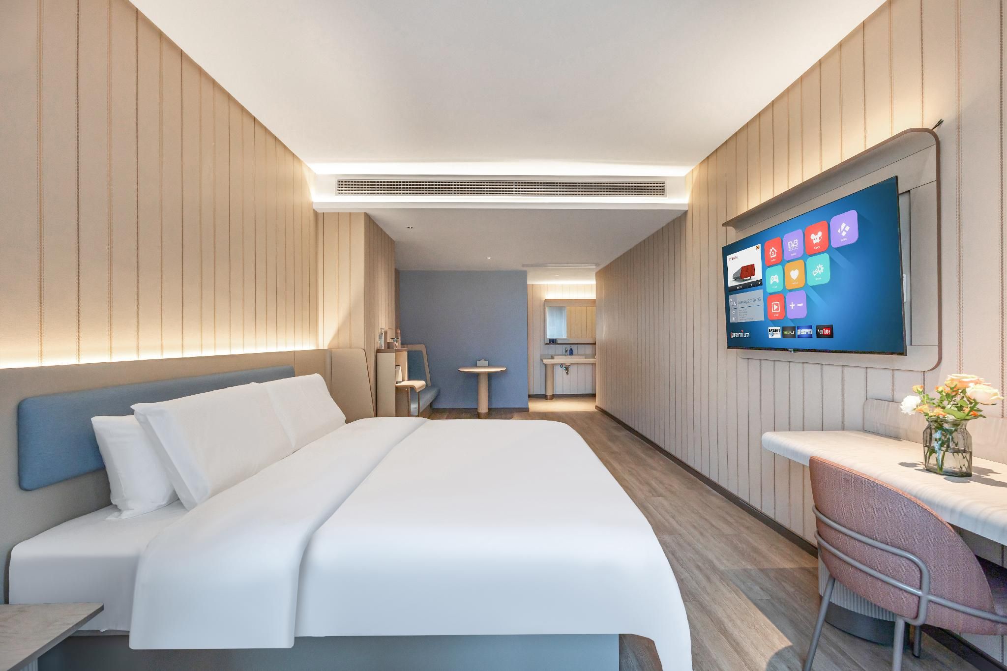 Business Queen Bed Room