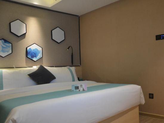 Xana - Deluxe Bed Room