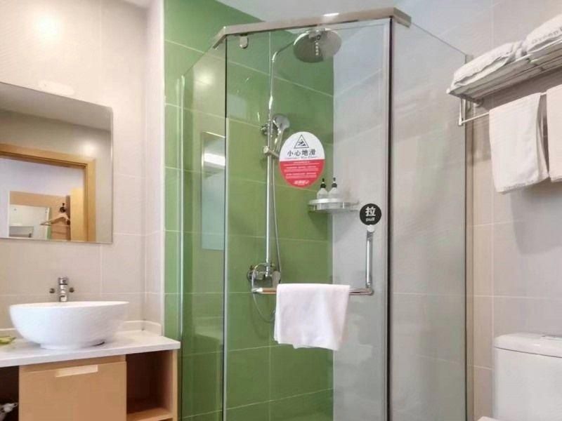 GreenTree Inn Guiyang Wudang District High-speed Railway East Station Double Room 3