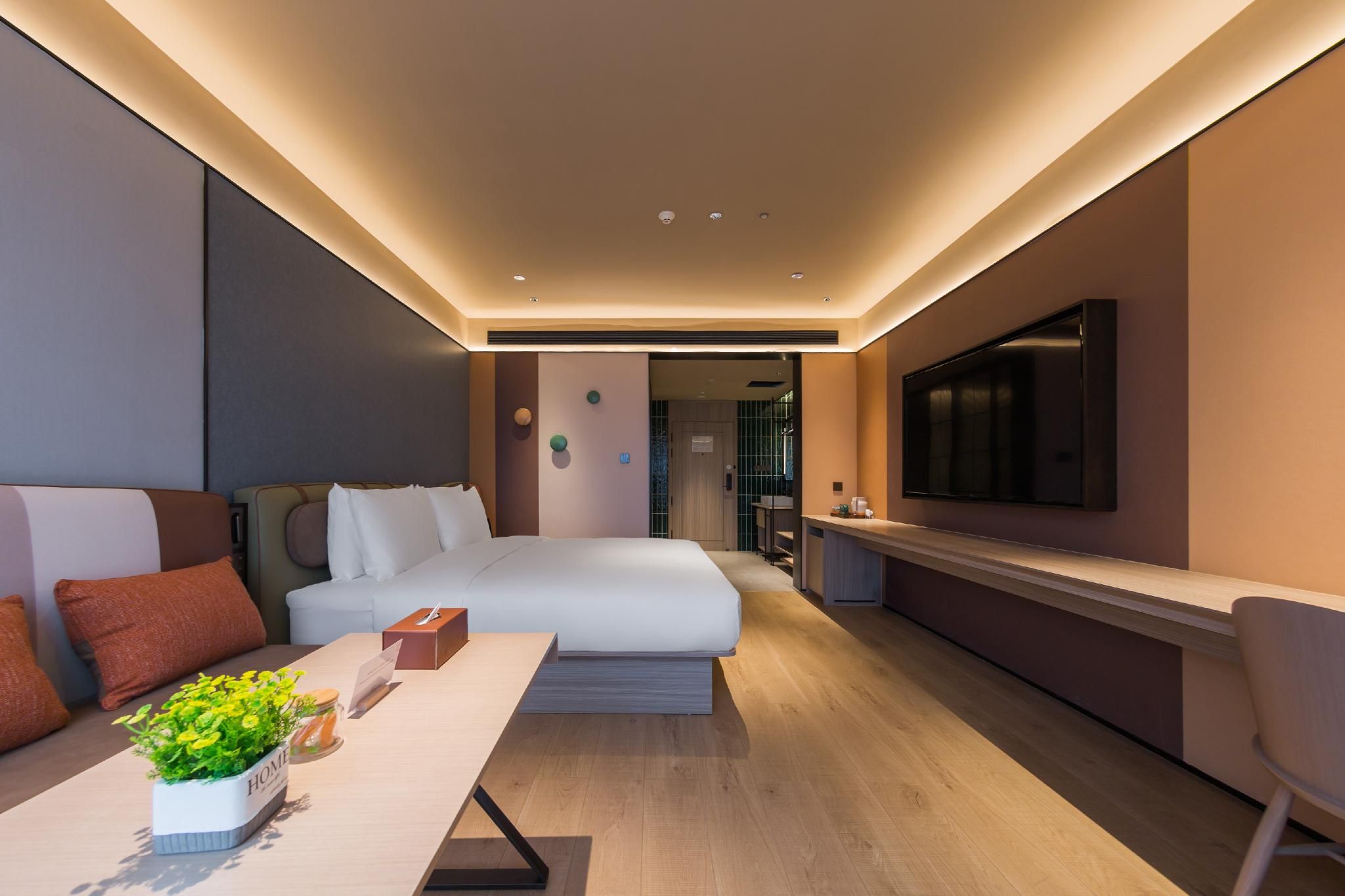 Queen Superior Room