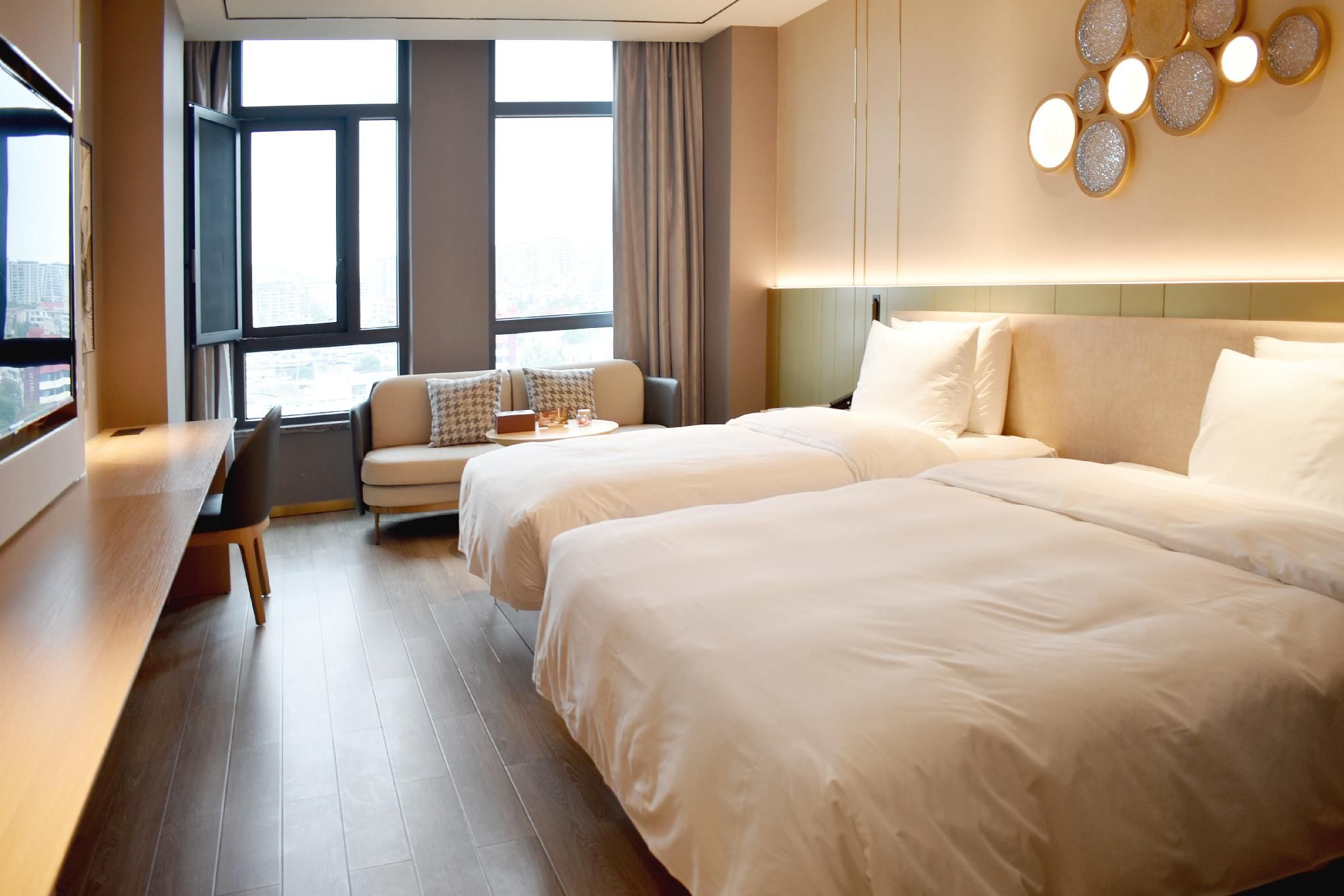 Yueruo Golden Business Family Room
