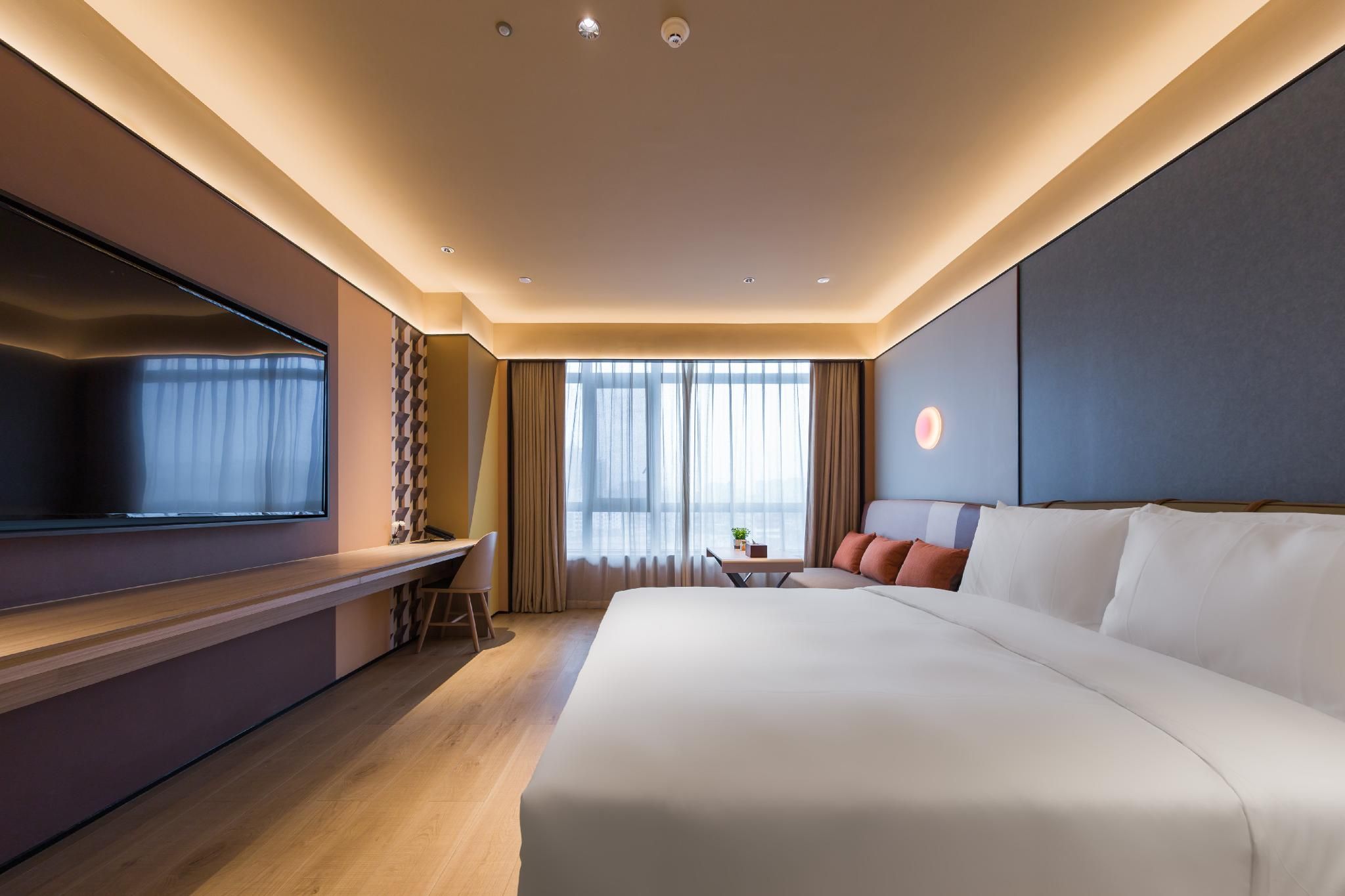 Queen Superior Room