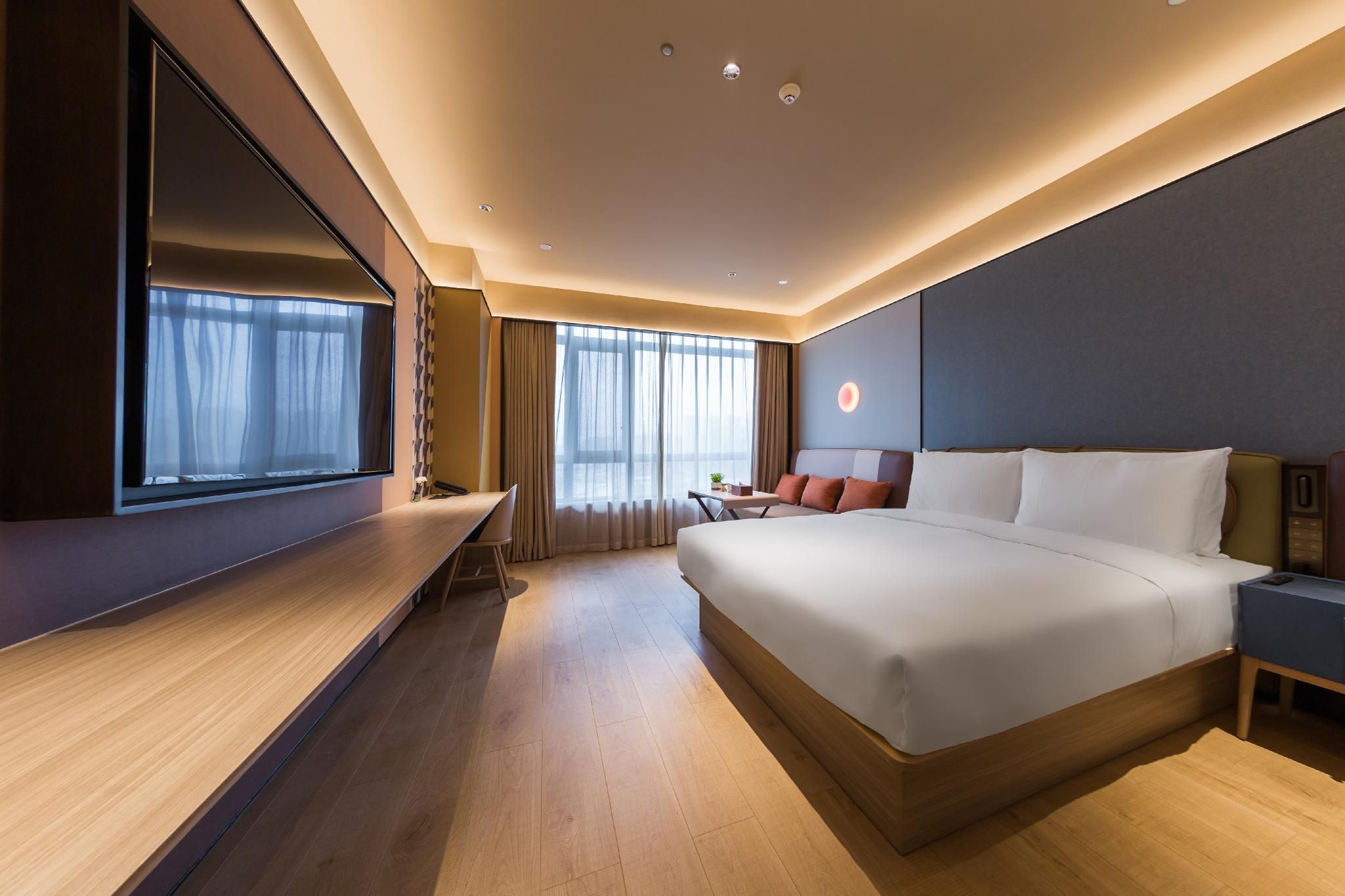 Business Queen Bed Room