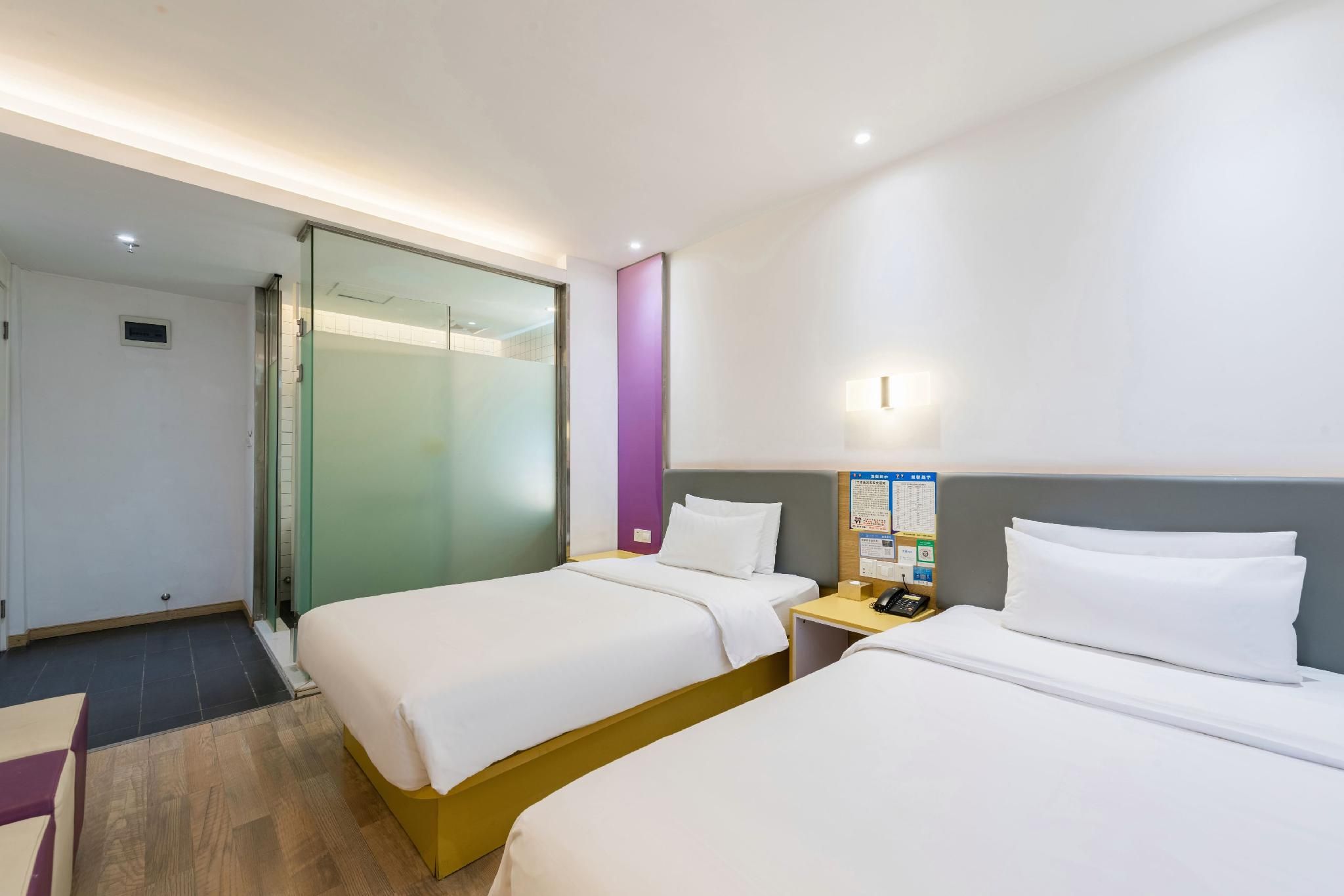 Independent twin room
