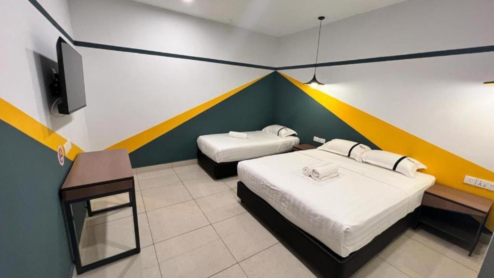 Smile Hotel Klang Bukit Tinggi Triple Room 2