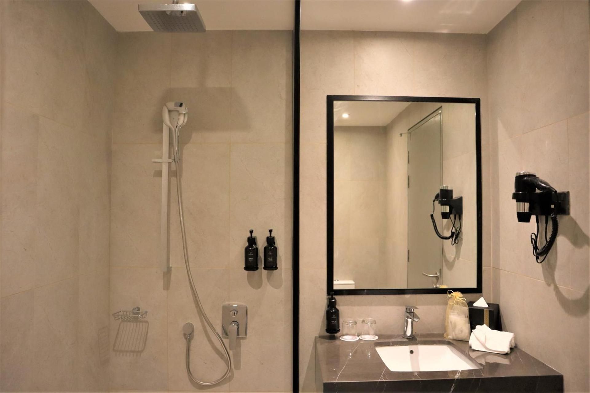 KSL ESPLANADE HOTEL with HOT SPRING Superior King Room 3