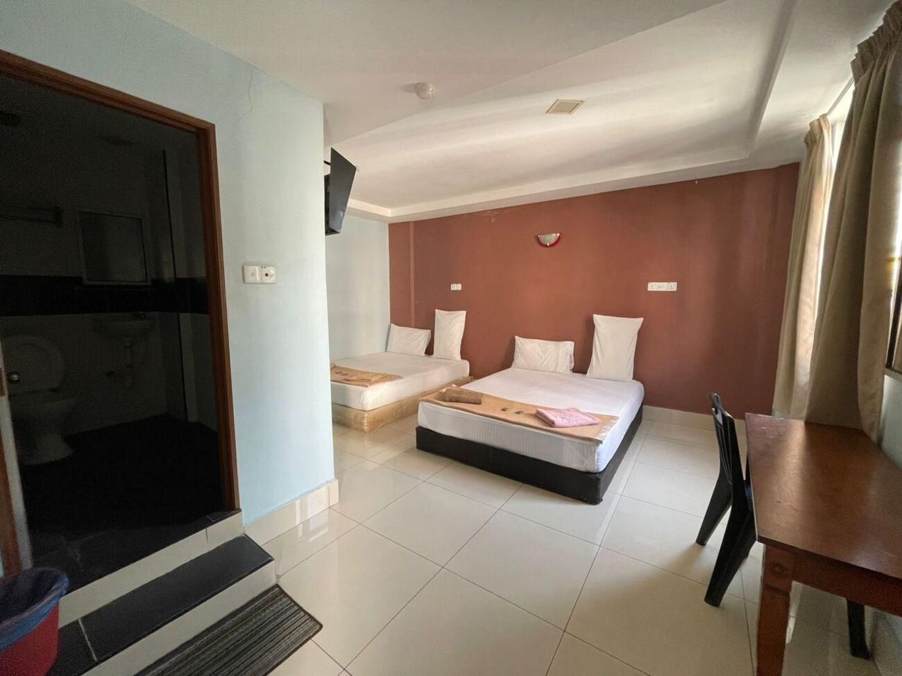 SV Andalas Hotel Family Room 3