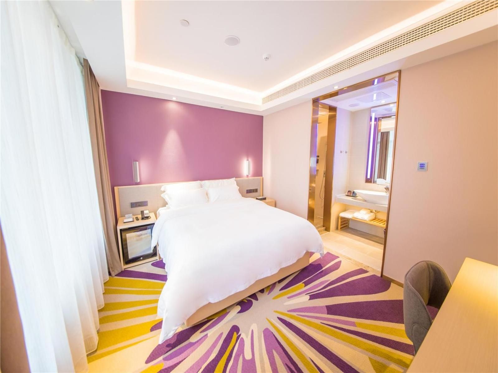 Deluxe King size bed Room