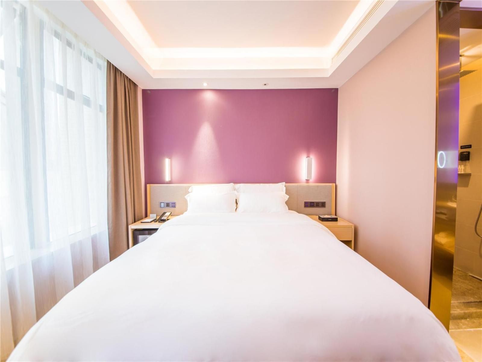 Deluxe King size bed Room