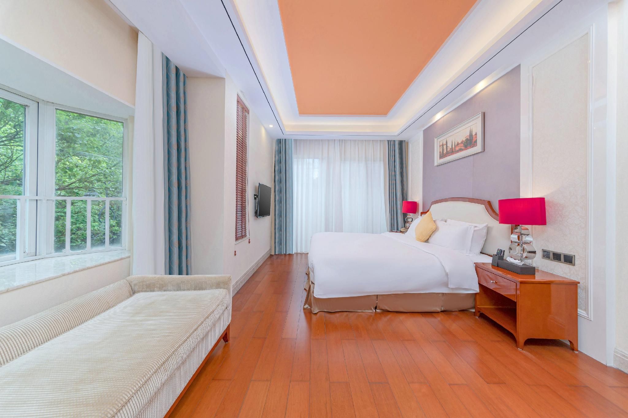 Argyle 1 Bed Room