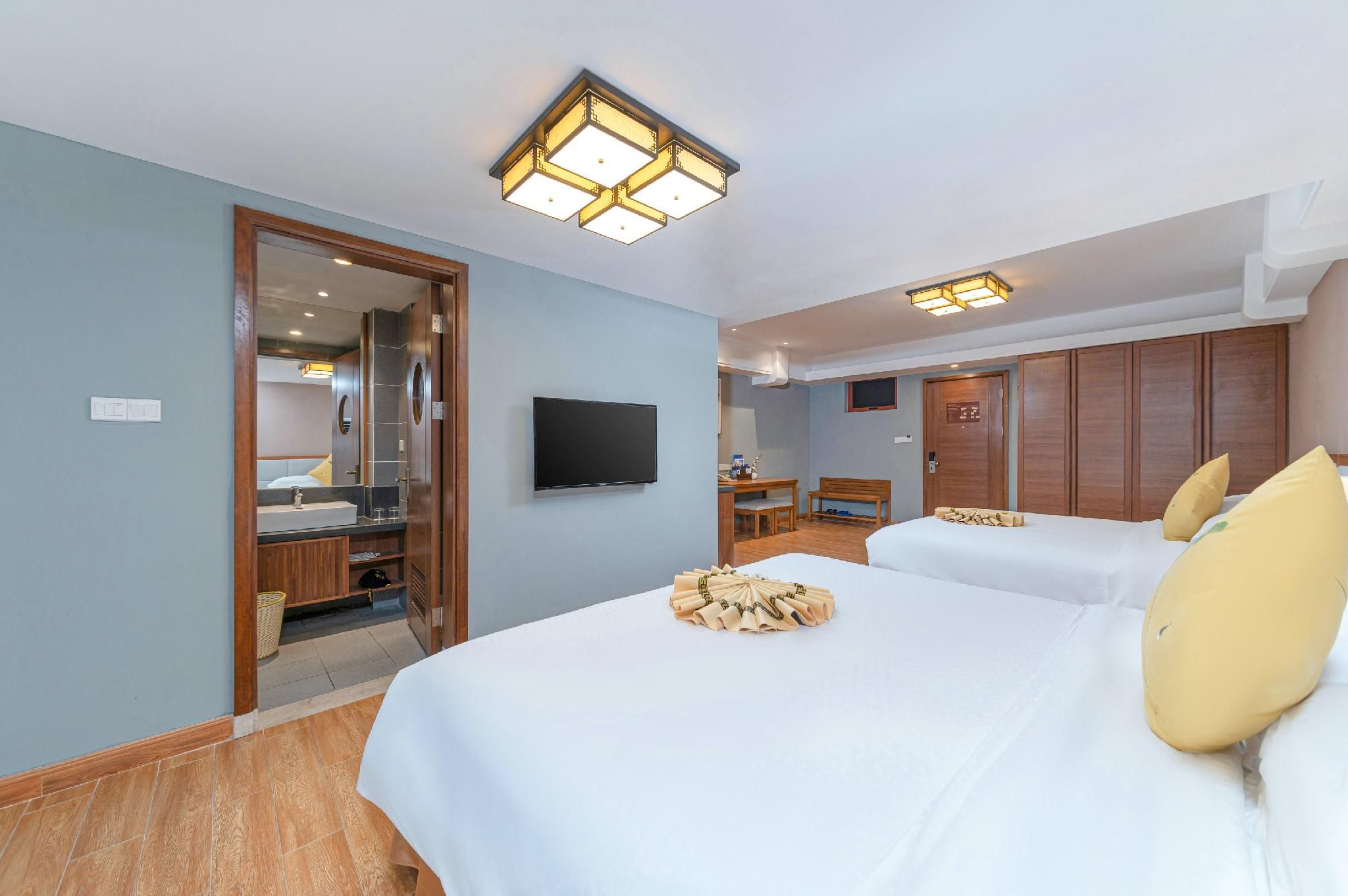 AUSOTEL Deluxe Family Twin Room