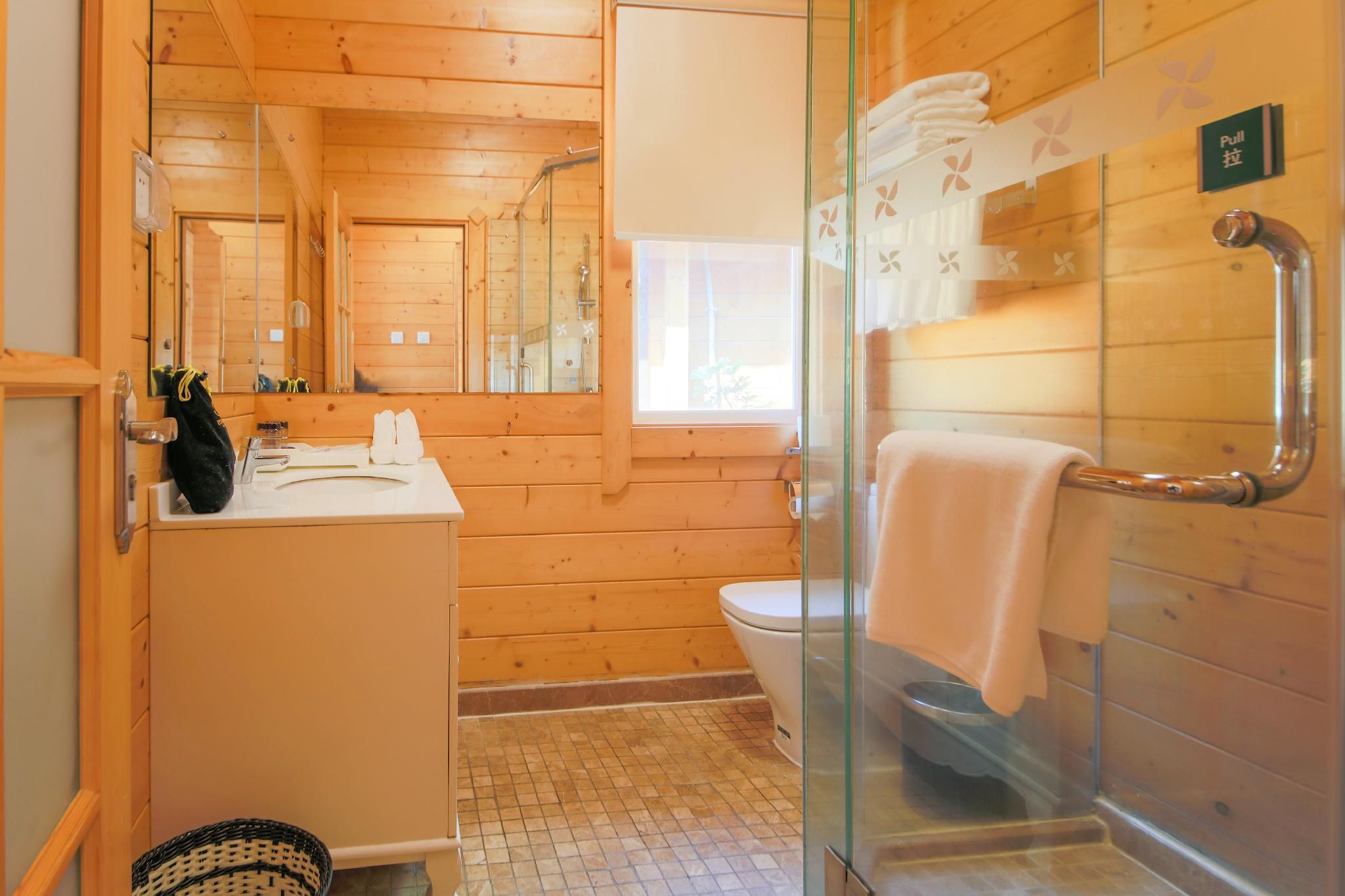 Heyuan Bavaria Manor Argyle Resort and Ausotel Bodhi Hotel Lake Side 2 Bedrooms Cottage 3