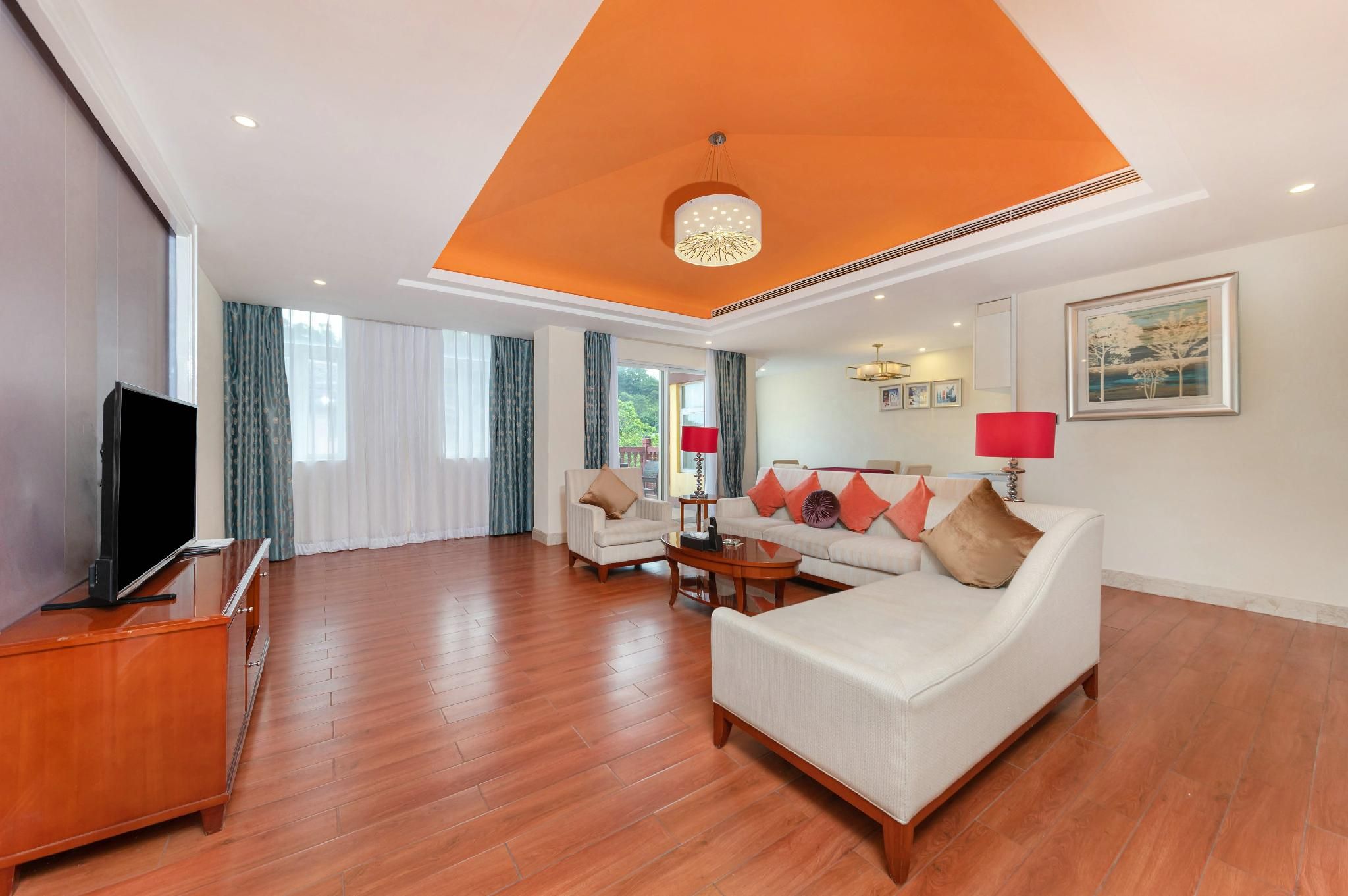 2 Bedrooms Argyle Family Room